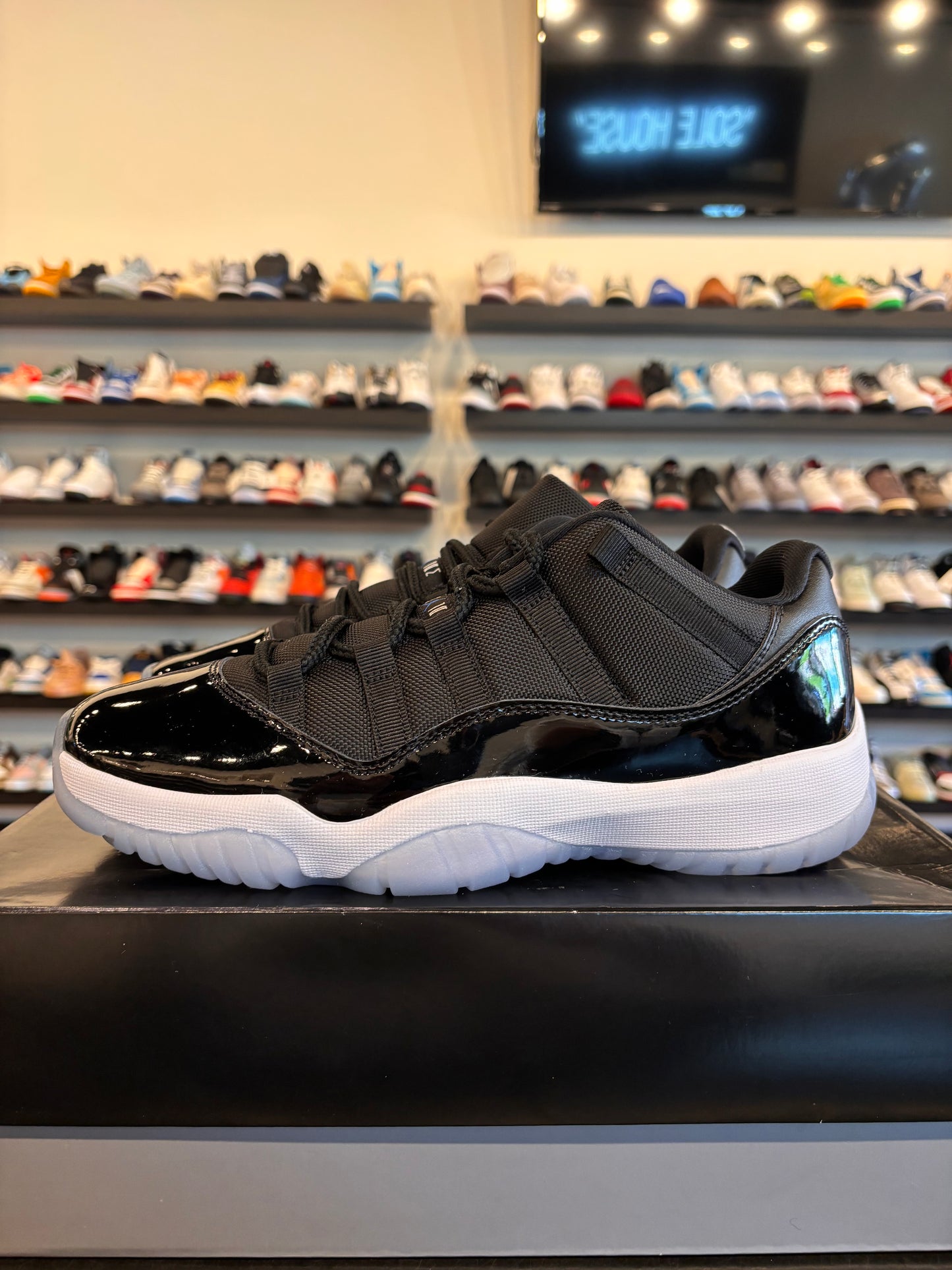 Jordan 11 Low Space Jam Size 9 Pre-Owned