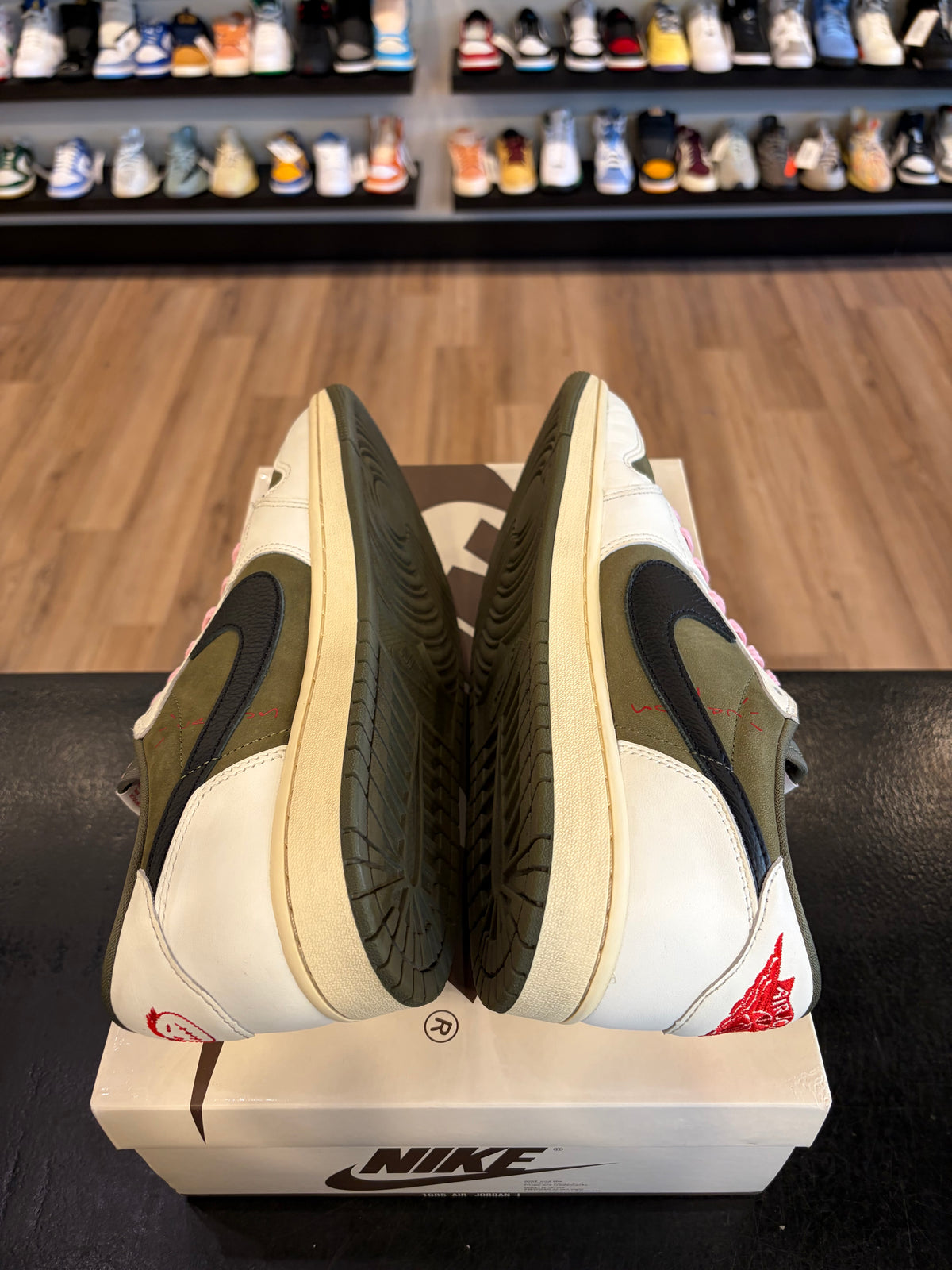 Jordan 1 Low Travis Scott Medium Olive Size 11 Pre-Owned