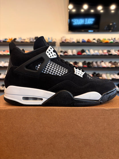 Jordan 4 White Thunder Size 9 Pre-Owned (No Box)