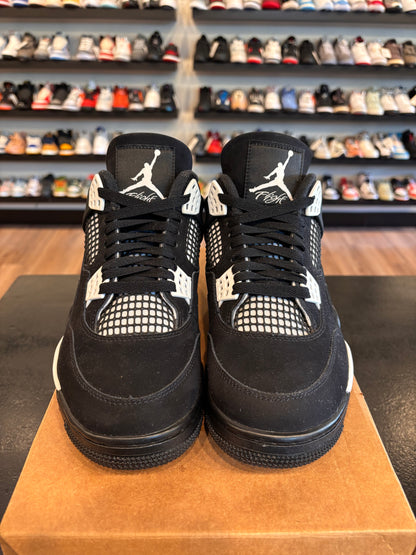 Jordan 4 White Thunder Size 9 Pre-Owned (No Box)