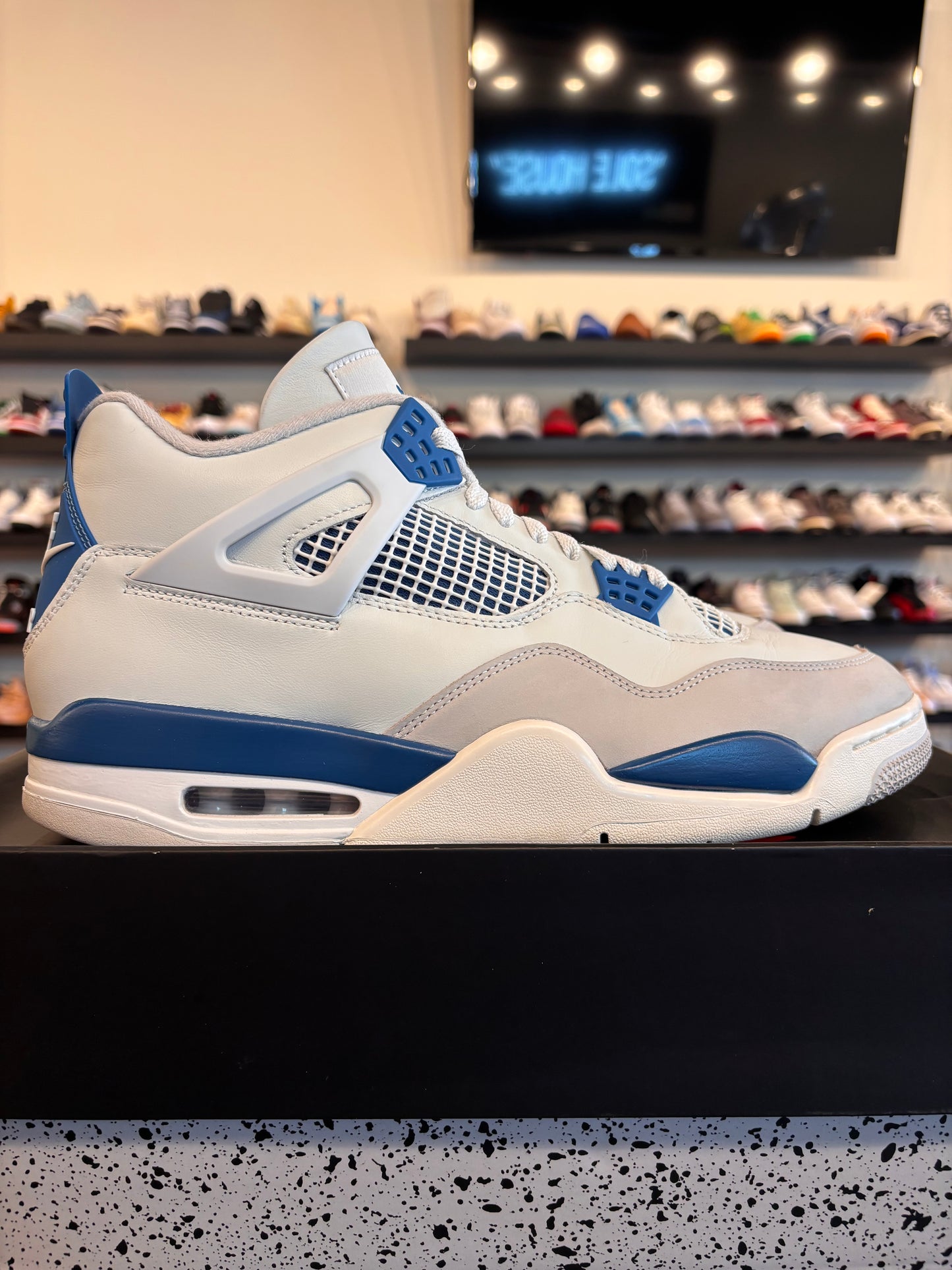 Jordan 4 Military Blue 2024 Size 12 Pre-Owned