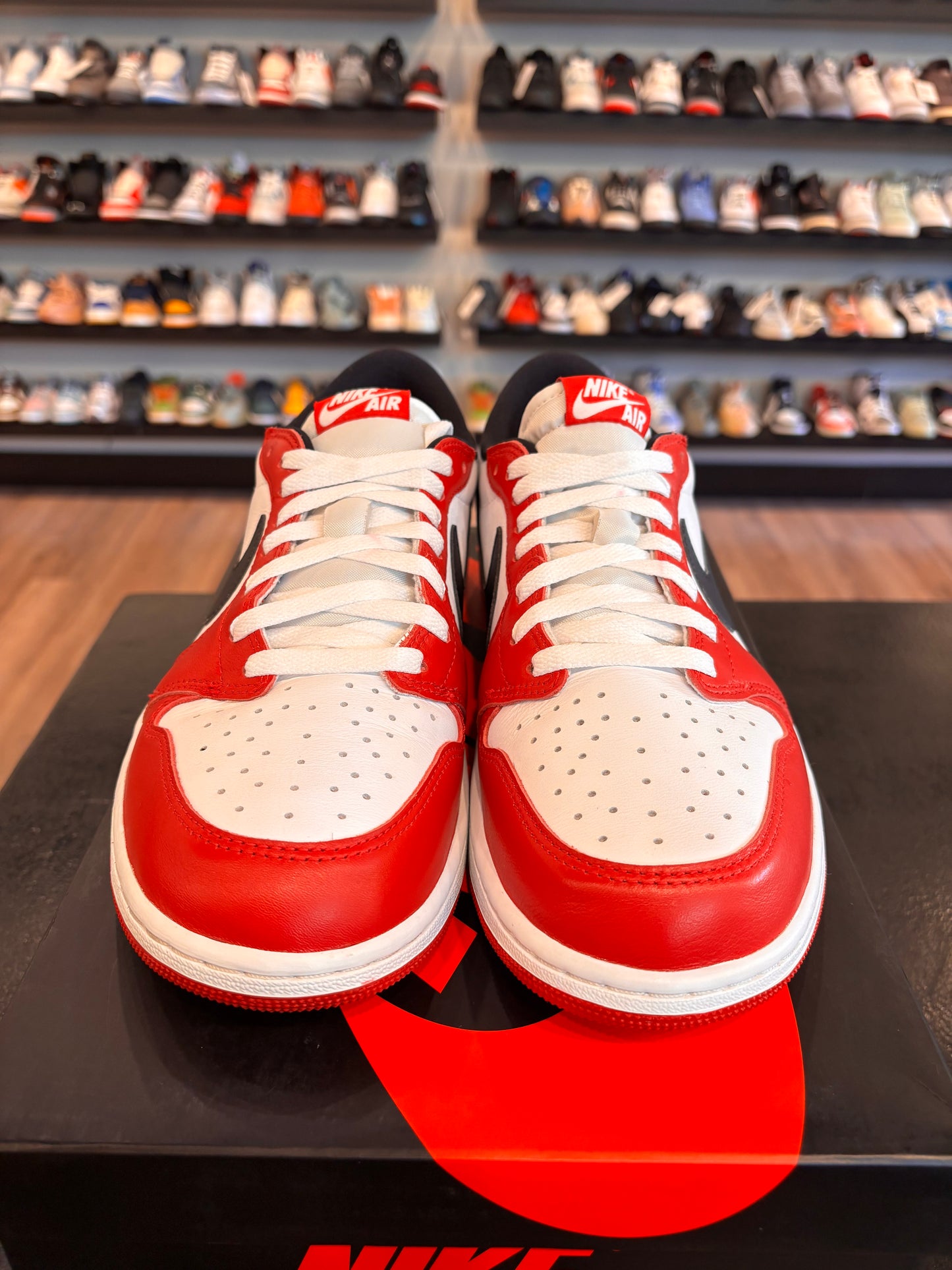 Jordan 1 Low Chicago 2025 Size 11 Pre-Owned