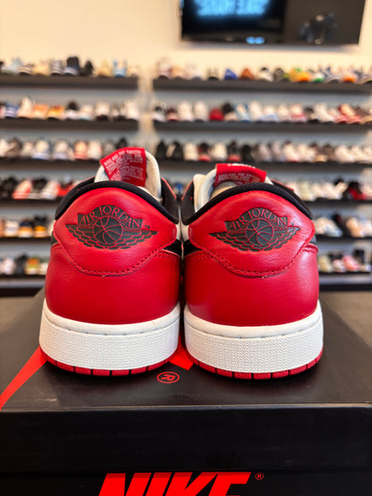 Jordan 1 Low Chicago 2025 Size 11 Pre-Owned