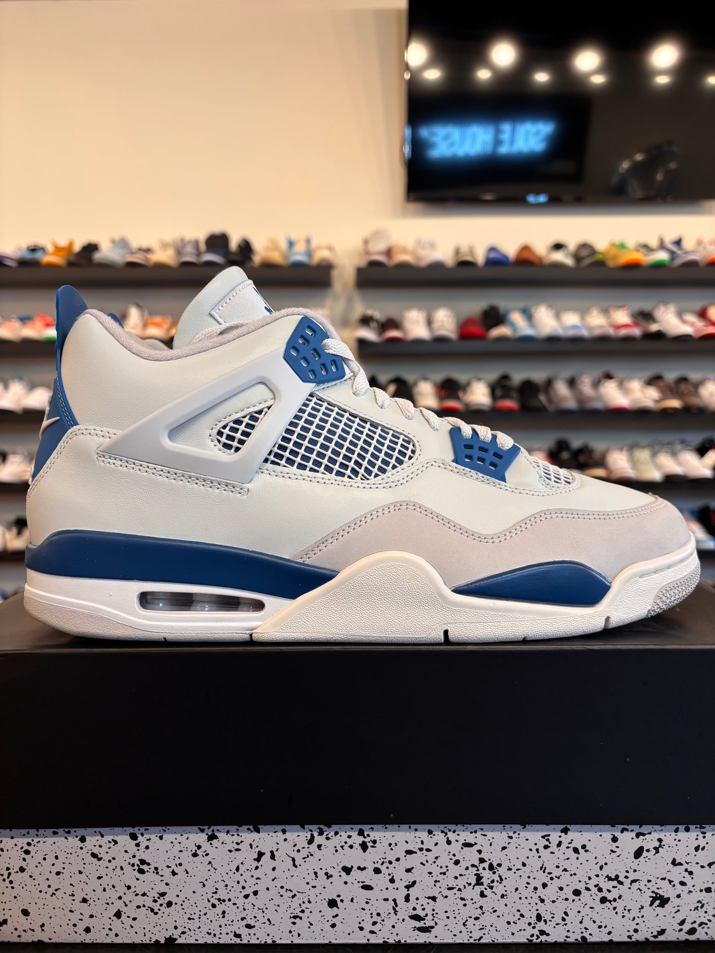 Jordan 4 Military Blue 2024 Size 13 Pre-Owned