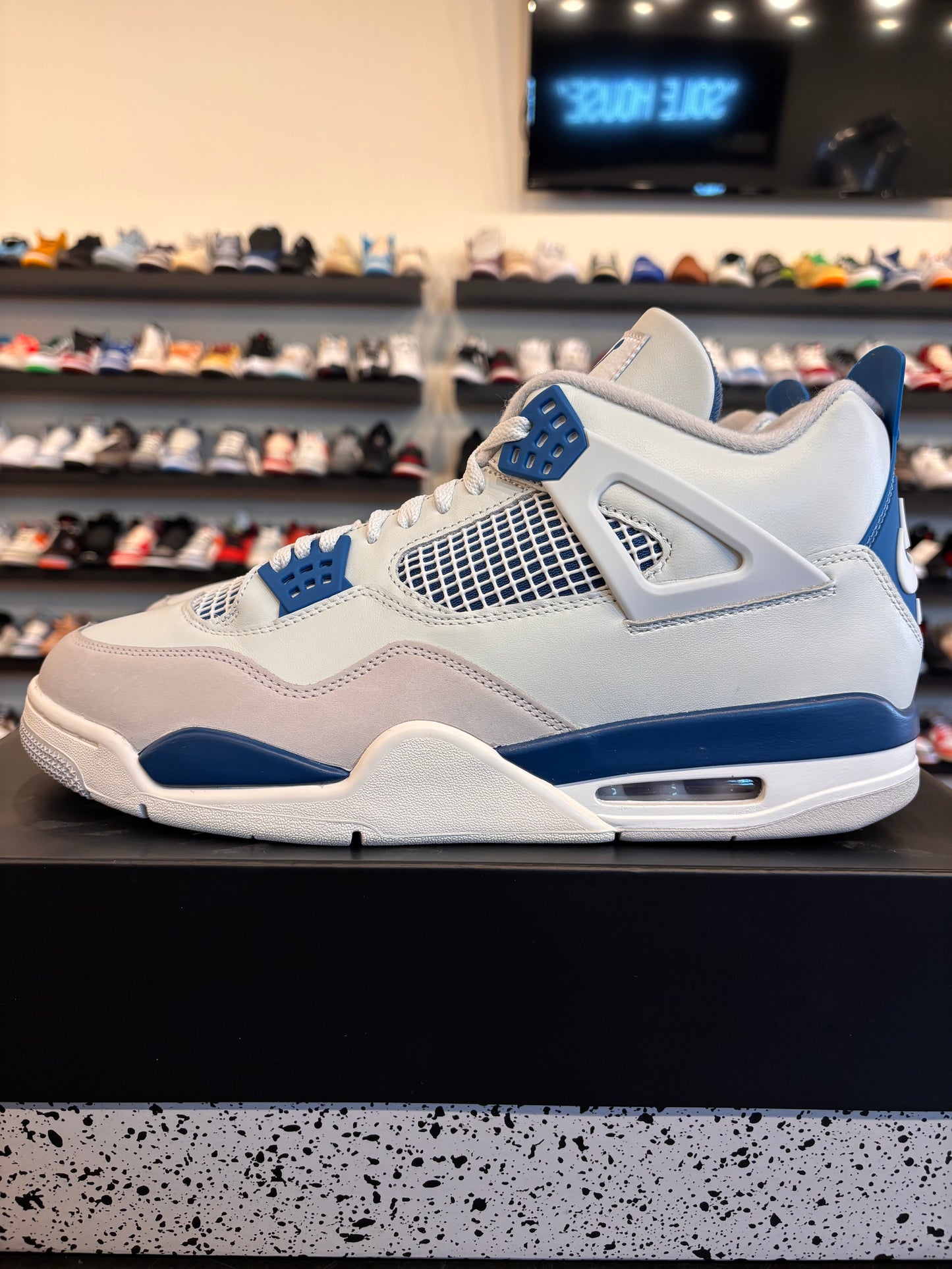 Jordan 4 Military Blue 2024 Size 13 Pre-Owned