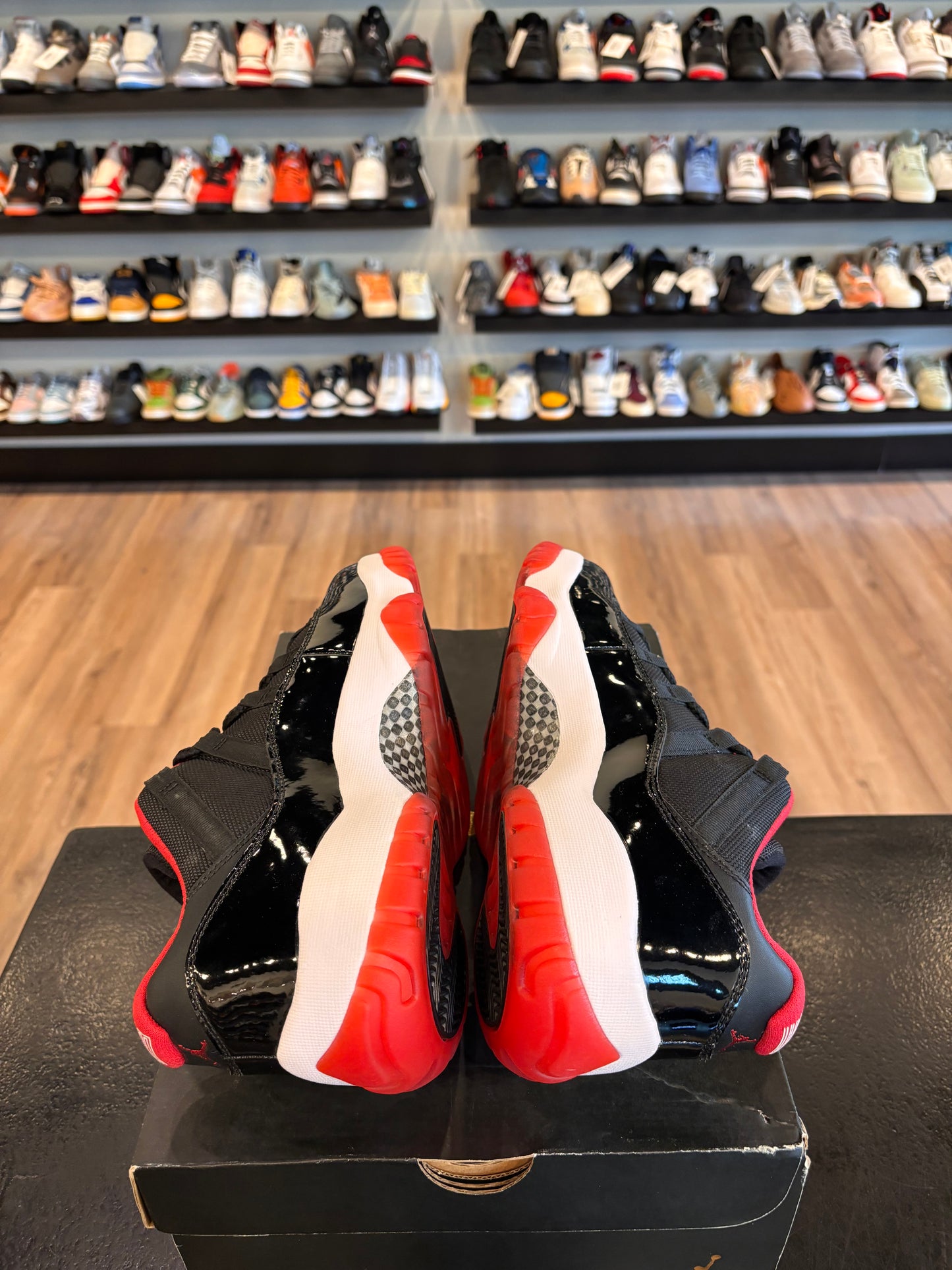 Jordan 11 Low Bred 2015 Size 9.5 Brand New