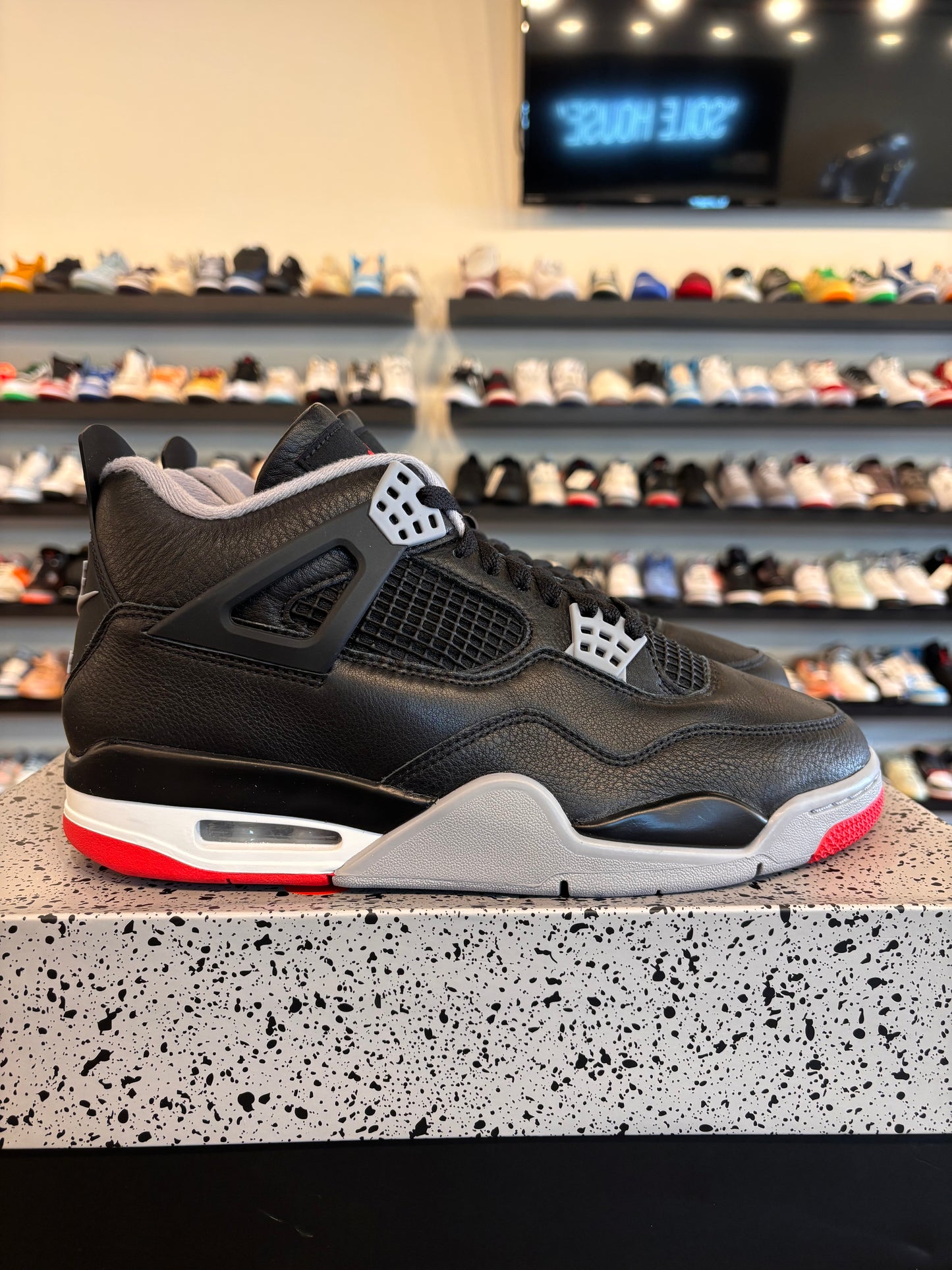 Jordan 4 Bred Reimagined Size 9.5 Brand New