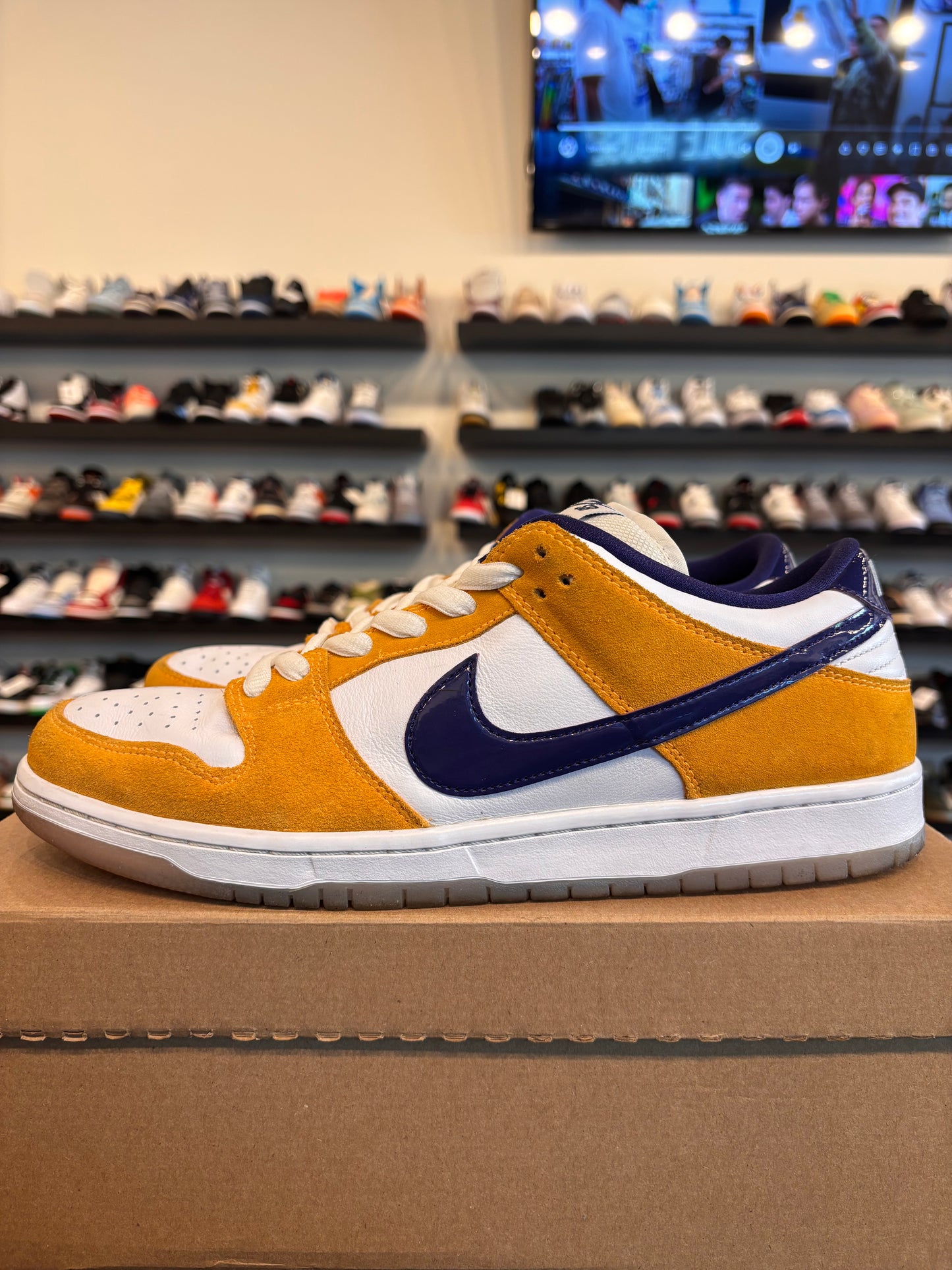 Nike SB Dunk Low Laser Orange Size 12 Pre-Owned