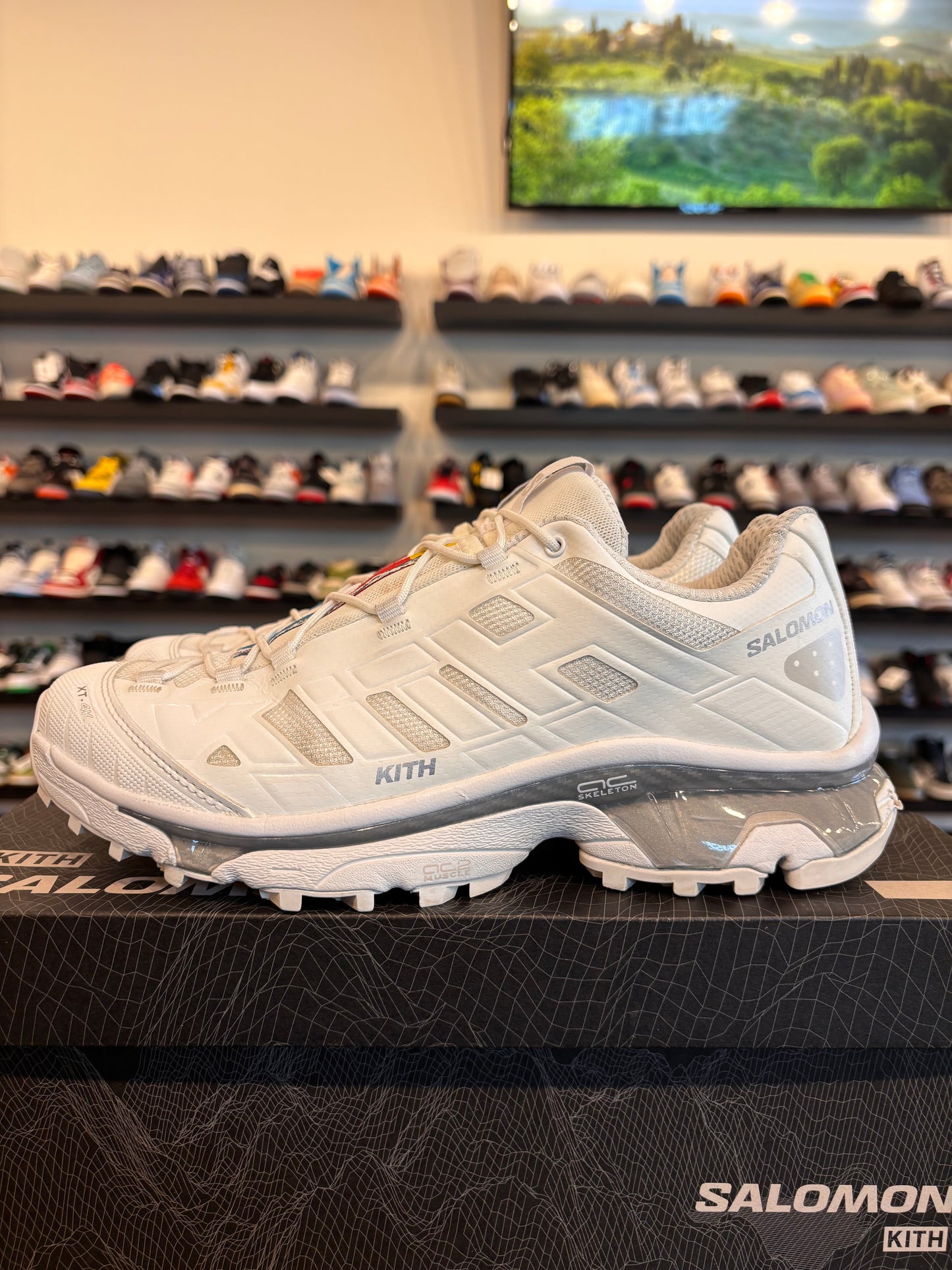 Kith x Salomon XT-4K Triple White Size 9 Pre-Owned