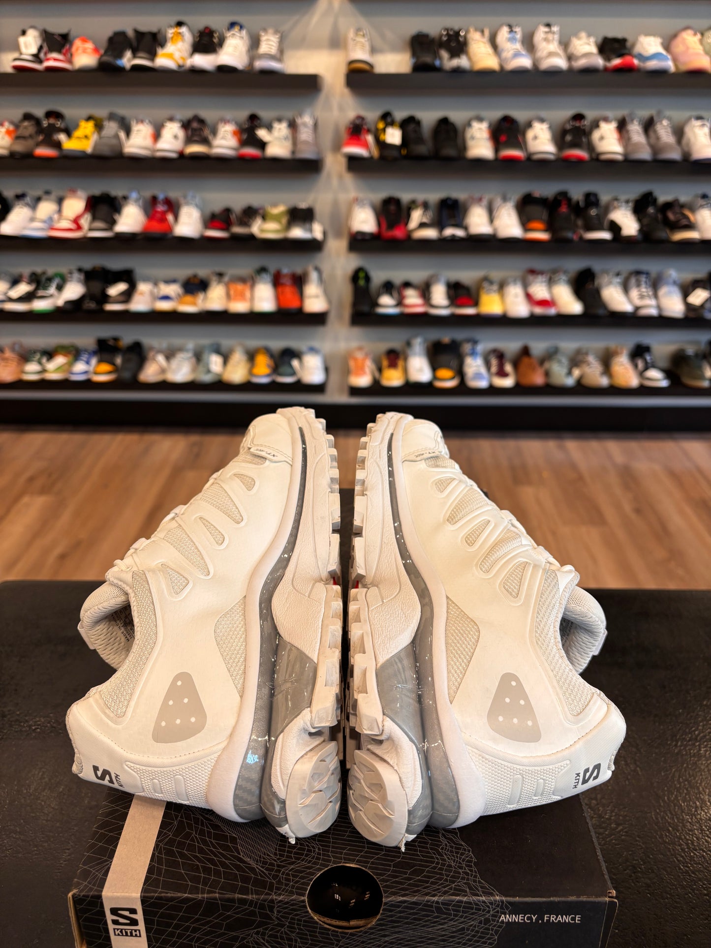 Kith x Salomon XT-4K Triple White Size 9 Pre-Owned