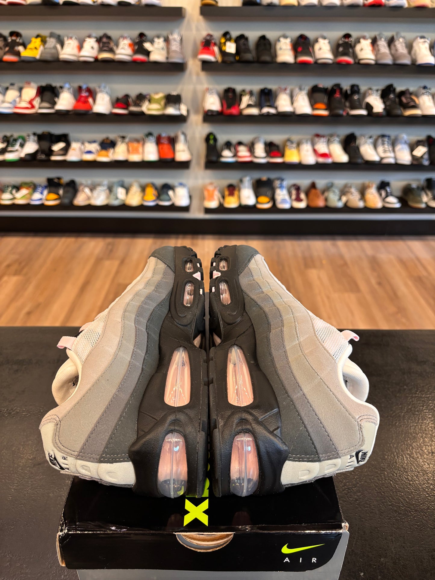 Nike Air Max 95 Big Bubble Pink Size 8.5 (10W) Pre-Owned