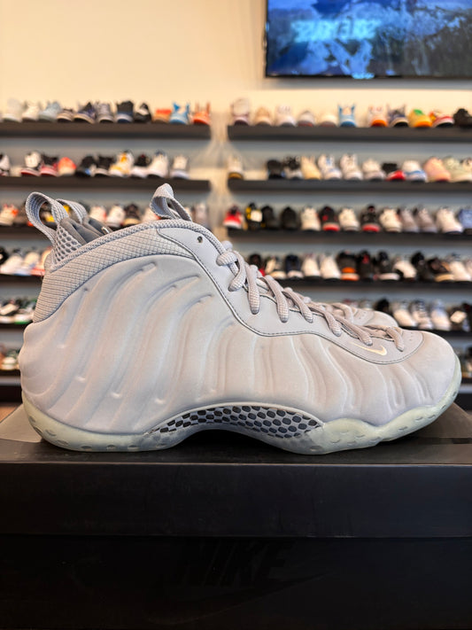 Nike Foamposite Wolf Grey Size 10.5 Pre-Owned