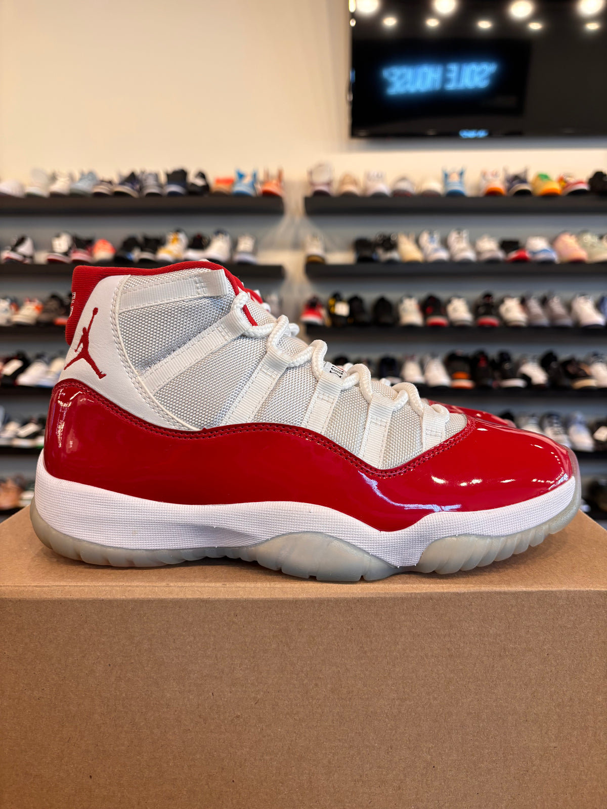 Jordan 11 Cherry Size 9 Pre-Owned (No Box)
