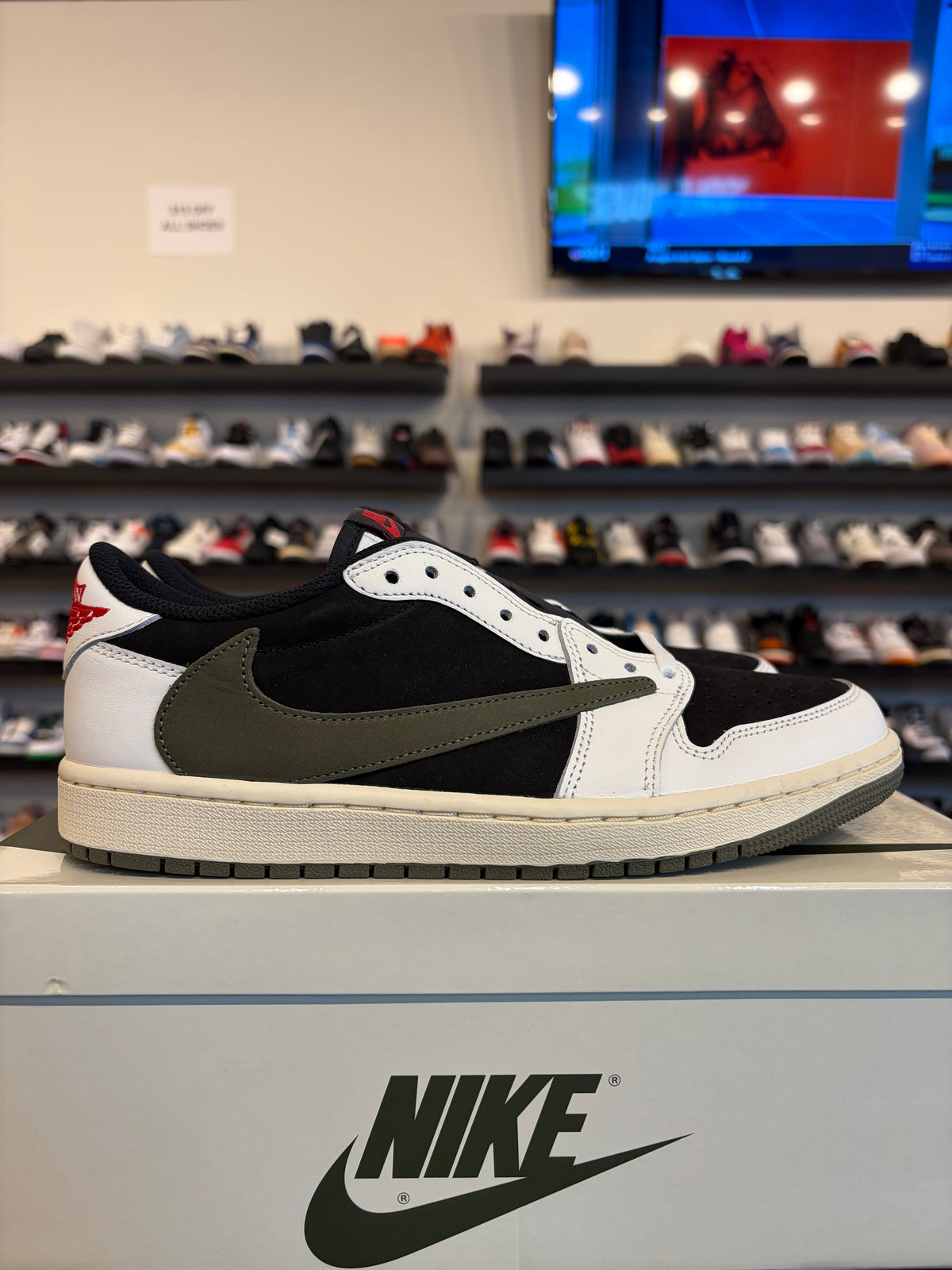 Jordan 1 Low Travis Scott Olive Size 8.5 (10W) Brand New