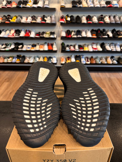 Yeezy 350 V2 Onyx Size 9 Pre-Owned