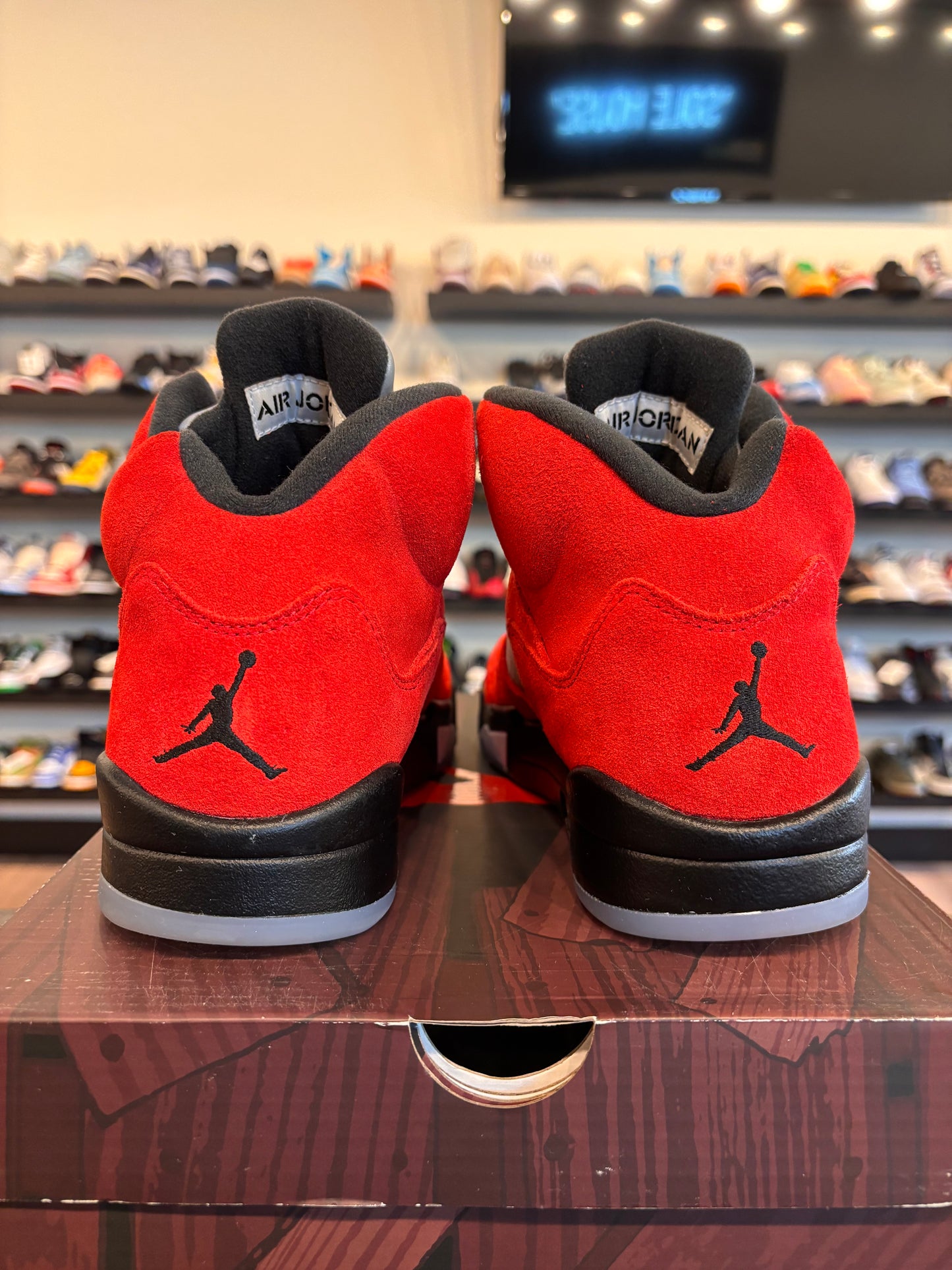 Jordan 5 Raging Bull Size 8.5 Pre-Owned
