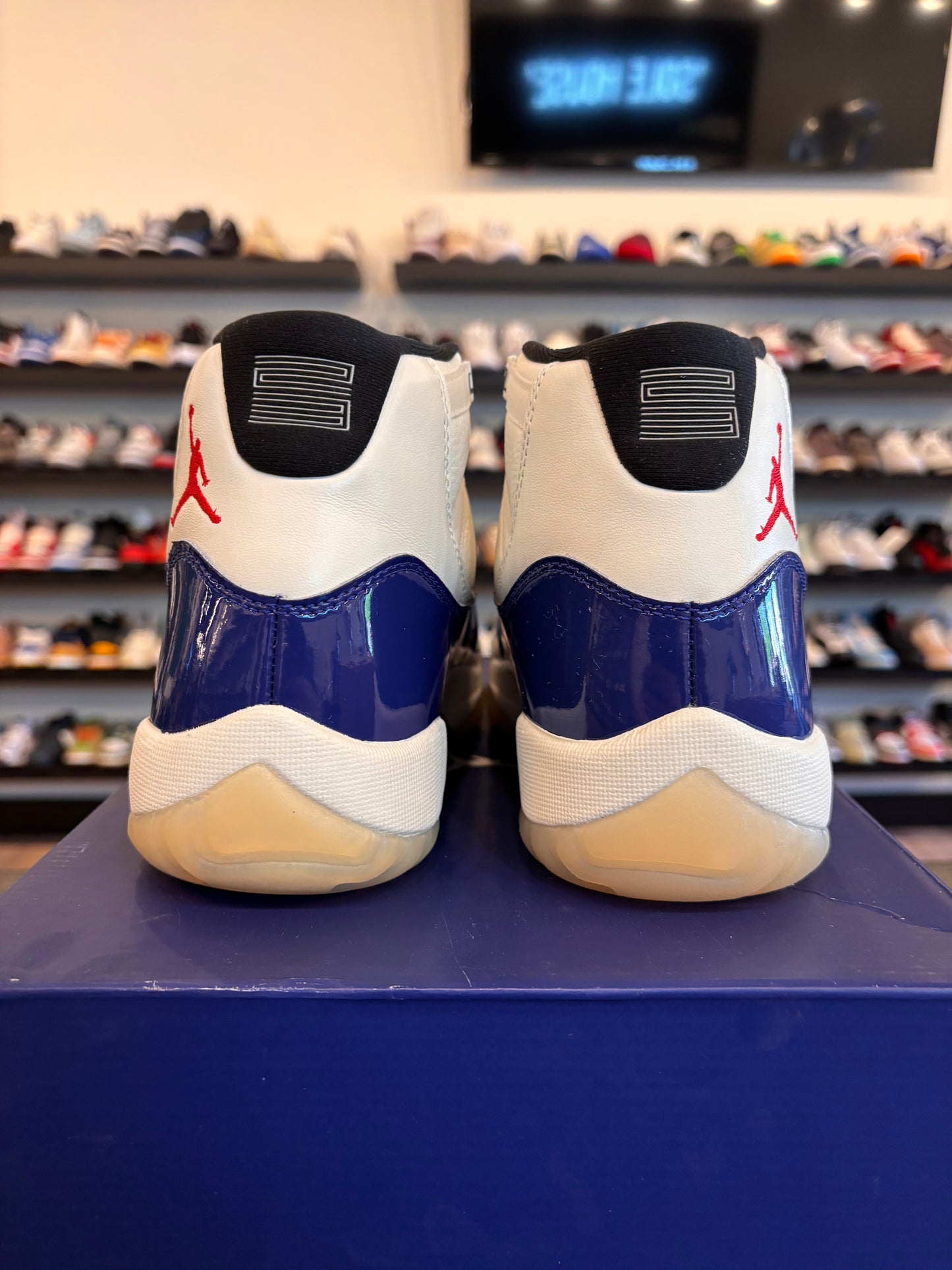 Jordan 11 Rare Air Size 8 Pre-Owned