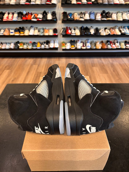 Jordan 5 Reimagined Black Metallic Size 8.5 Pre-Owned (No Box)
