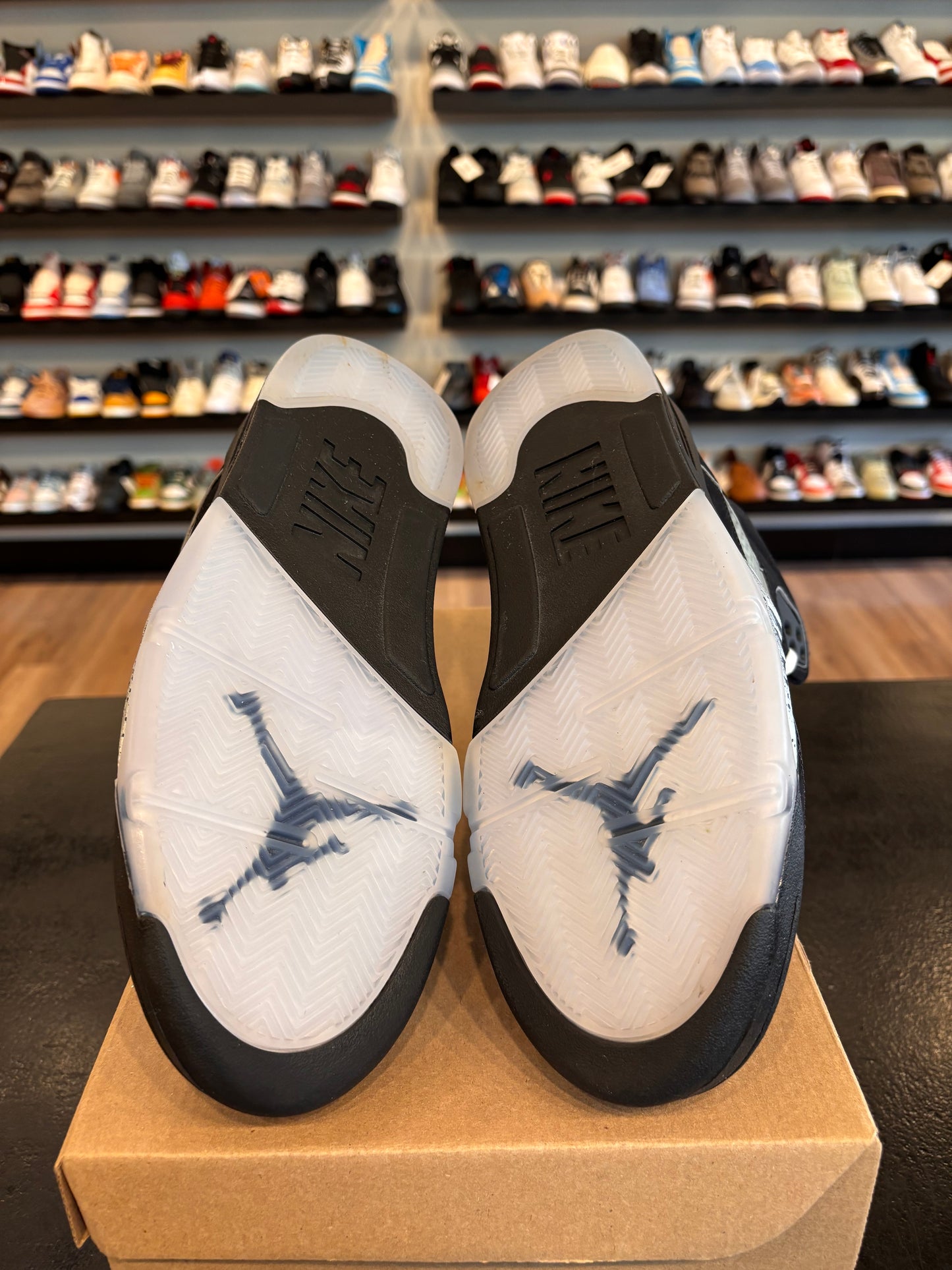 Jordan 5 Reimagined Black Metallic Size 8.5 Pre-Owned (No Box)
