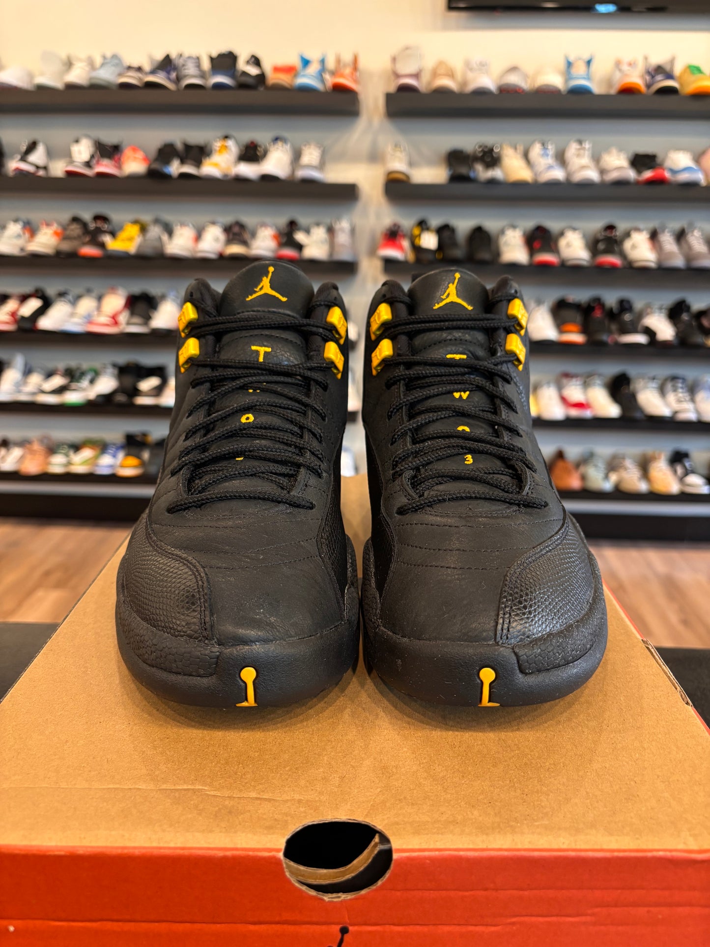 Jordan 12 University Gold Size 10.5 Pre-Owned