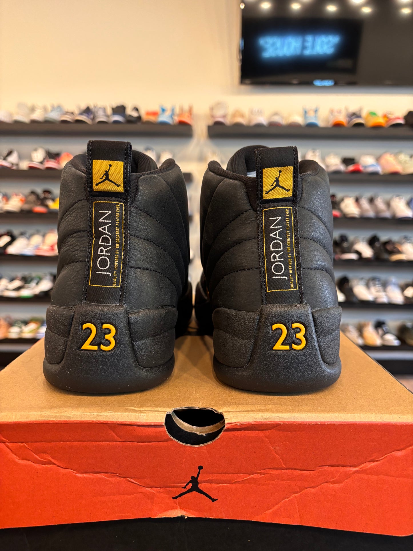 Jordan 12 University Gold Size 10.5 Pre-Owned