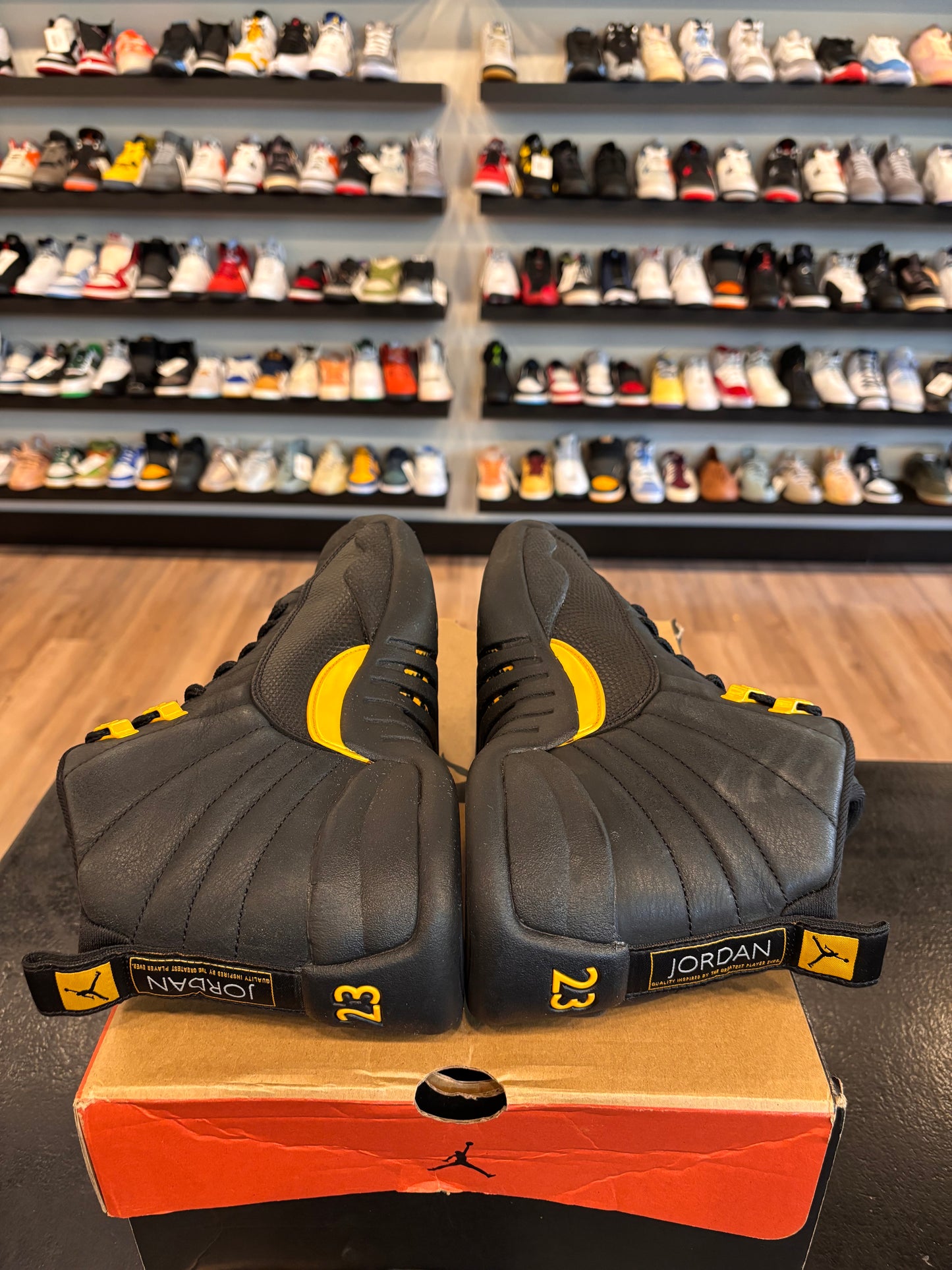 Jordan 12 University Gold Size 10.5 Pre-Owned