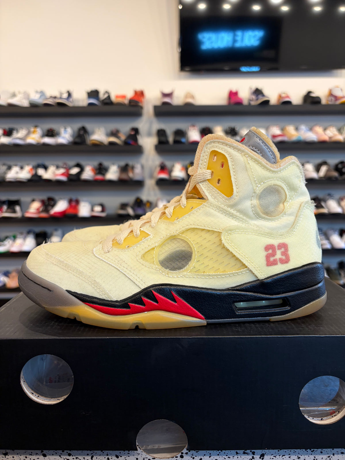 Jordan 5 Off-White Sail Size 8 Pre-Owned