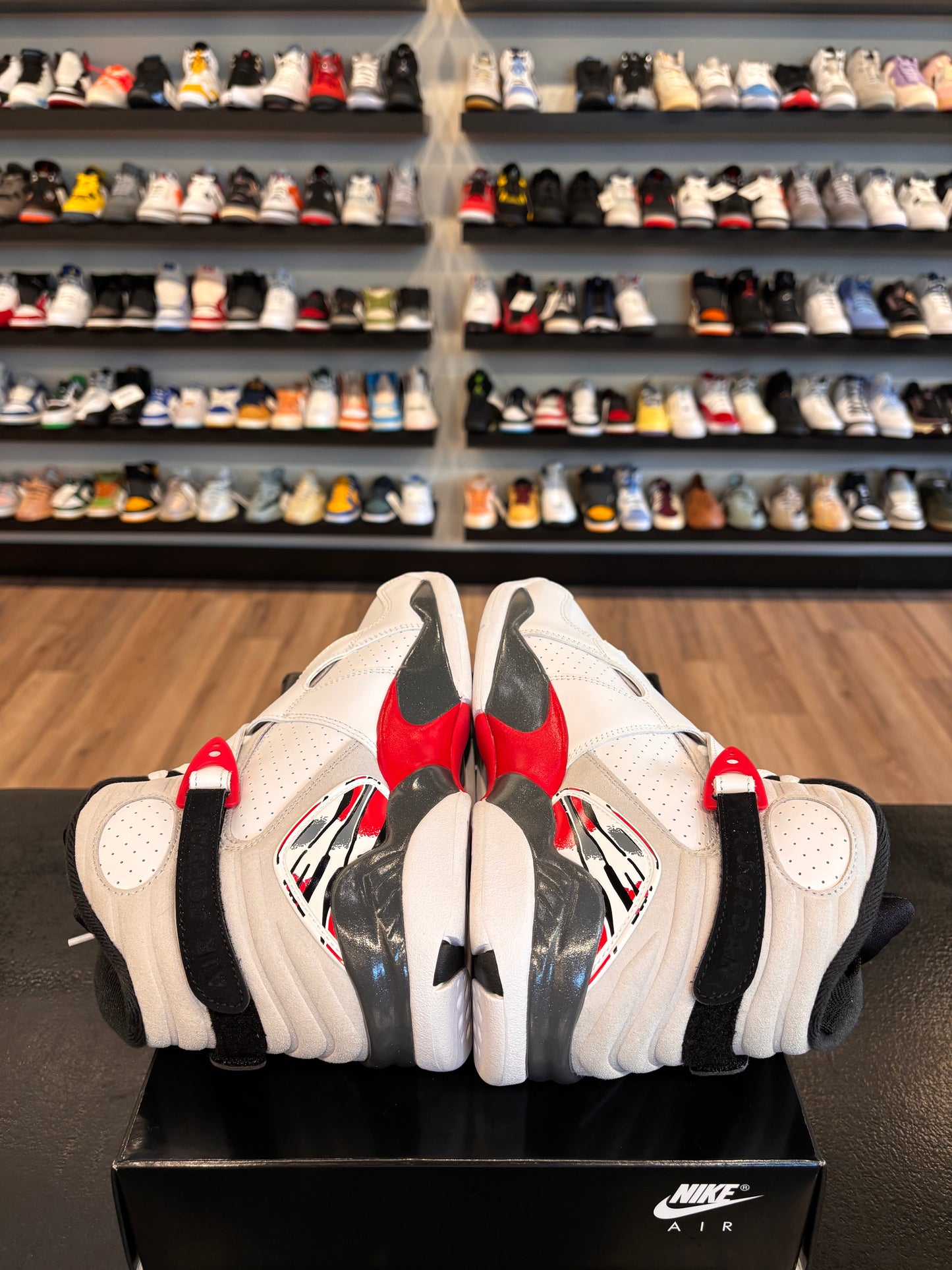 Jordan 8 Bugs Bunny 2025 Size 8.5 Brand New
