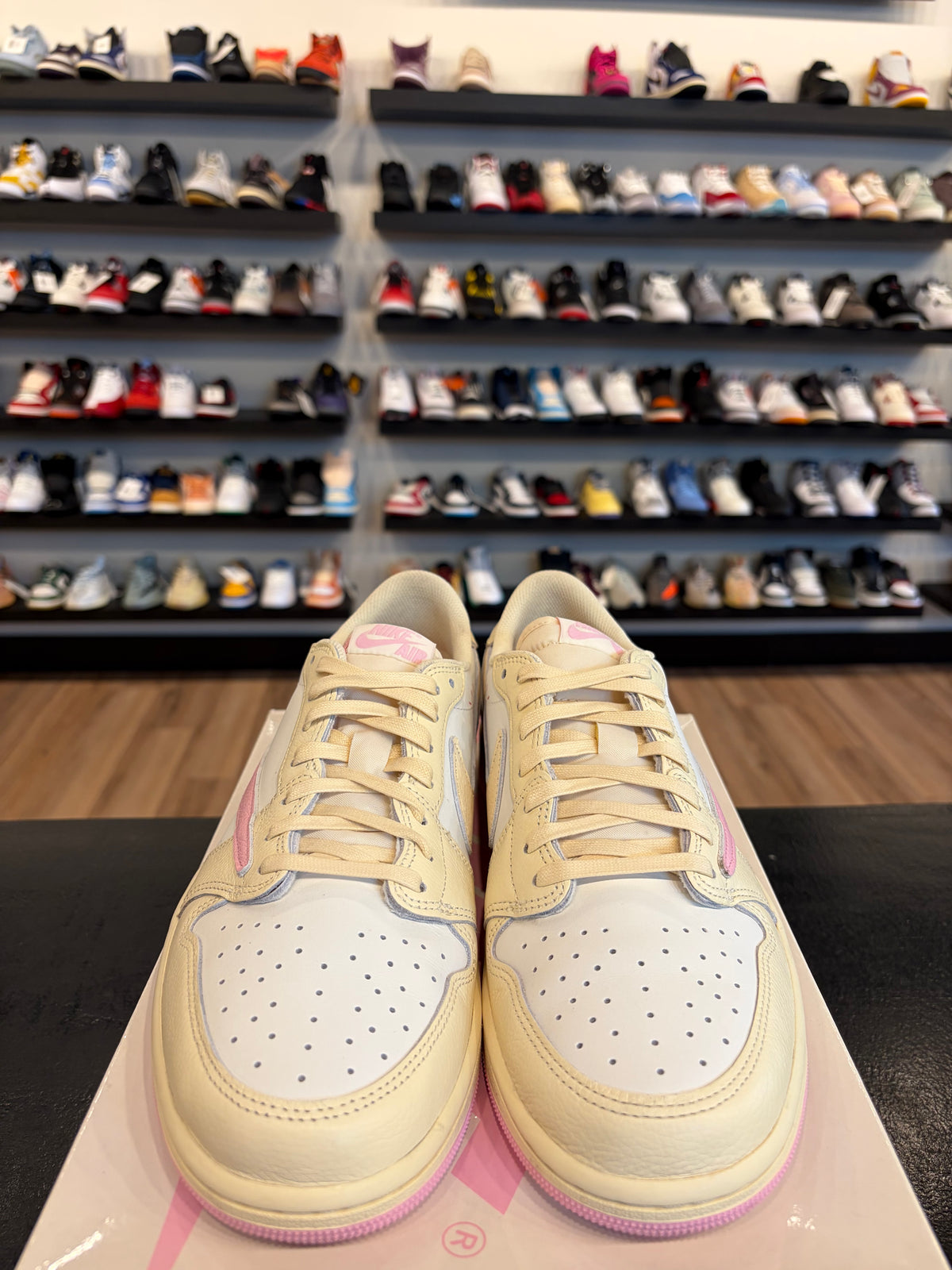 Jordan 1 Low Travis Scott Shy Pink Size 11 Pre-Owned