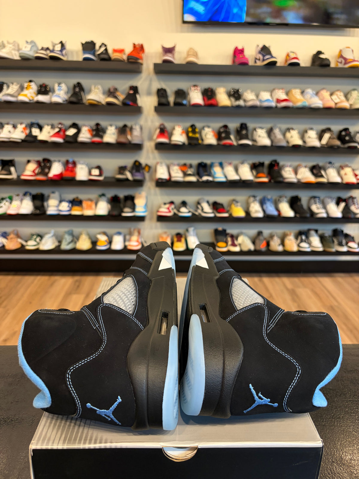Jordan 5 Black UNC Size 10.5 Pre-Owned