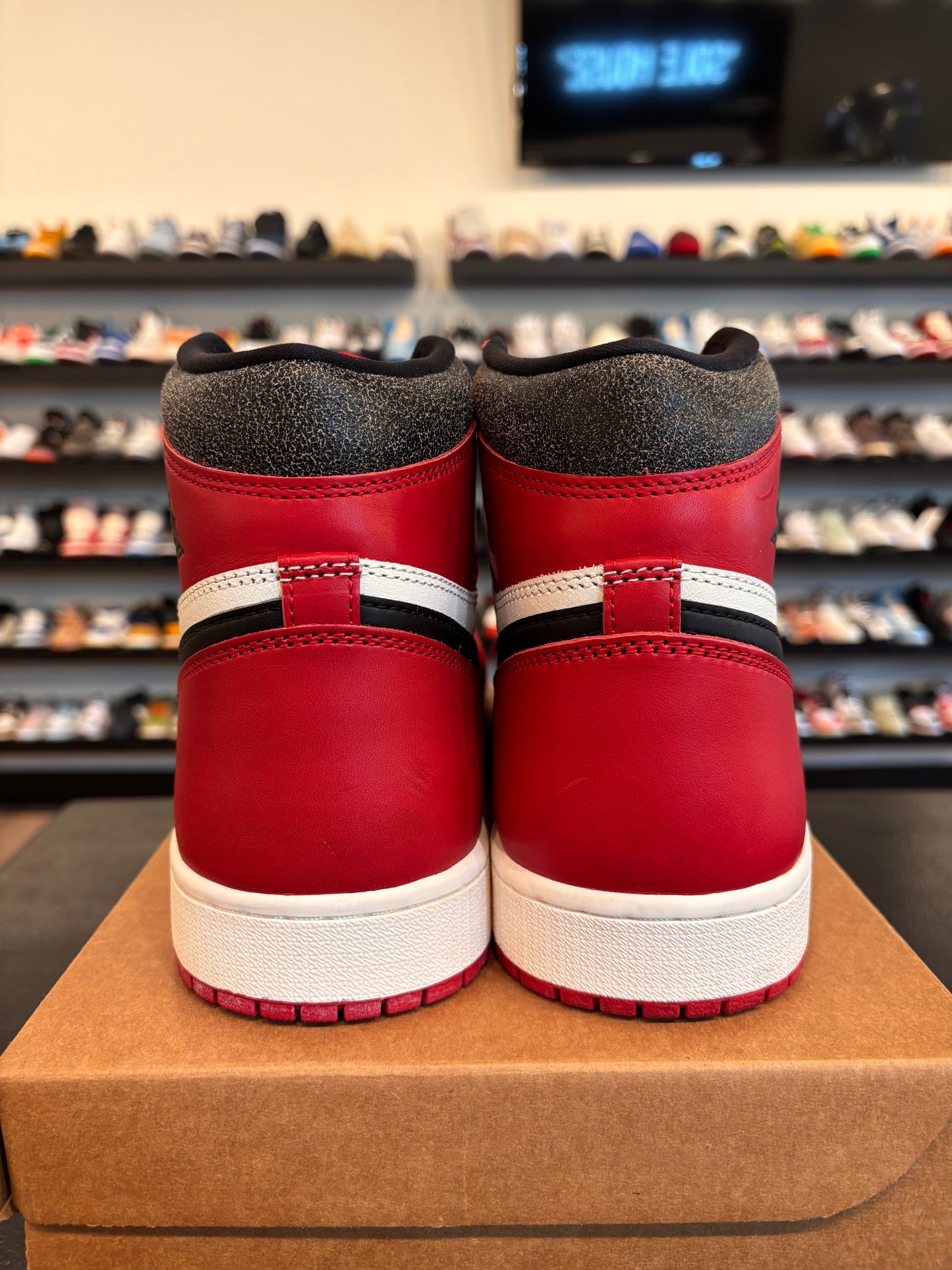 Jordan 1 Lost and Found Size 13 Pre-Owned (No Box)