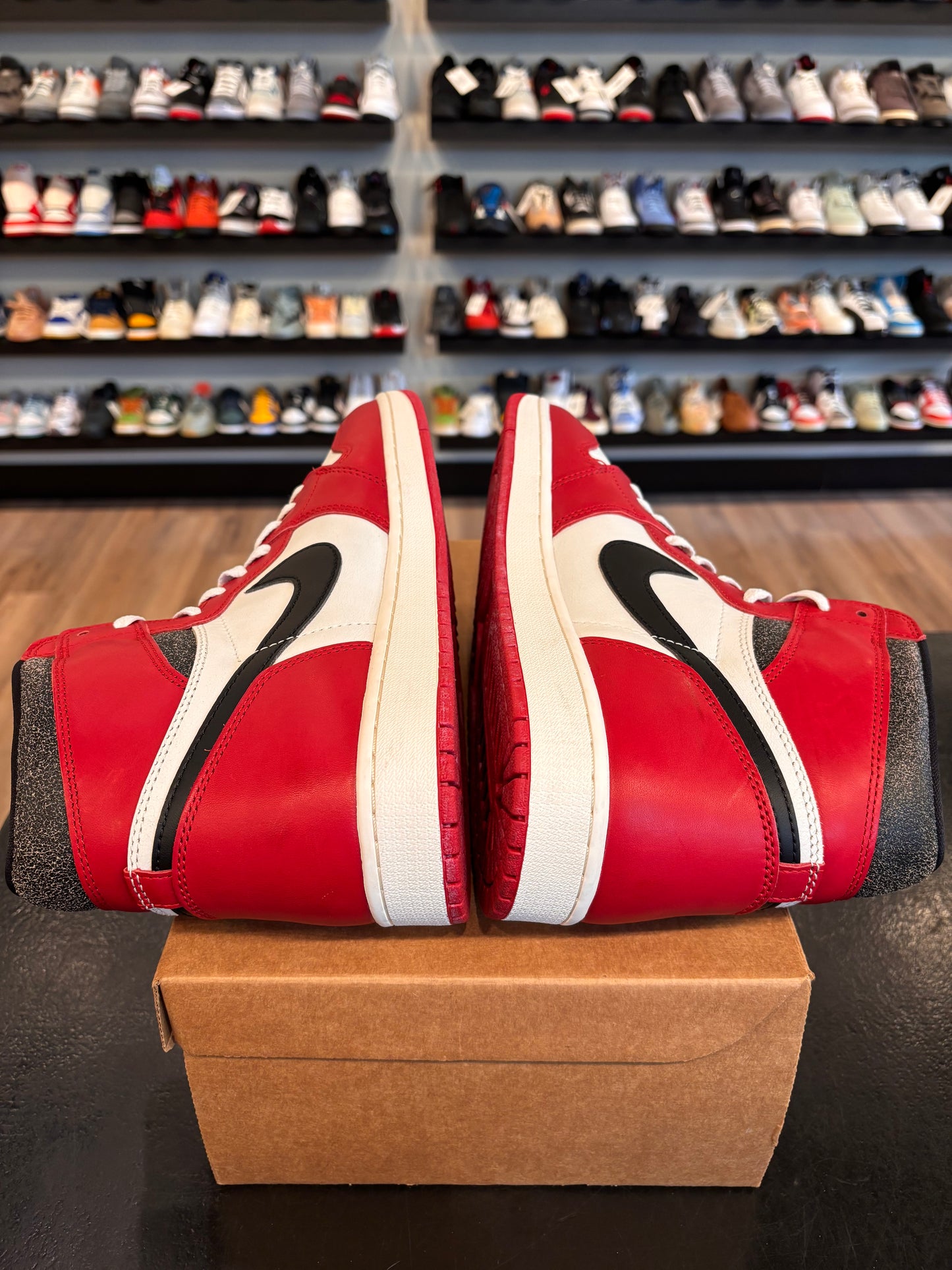 Jordan 1 Lost and Found Size 13 Pre-Owned (No Box)