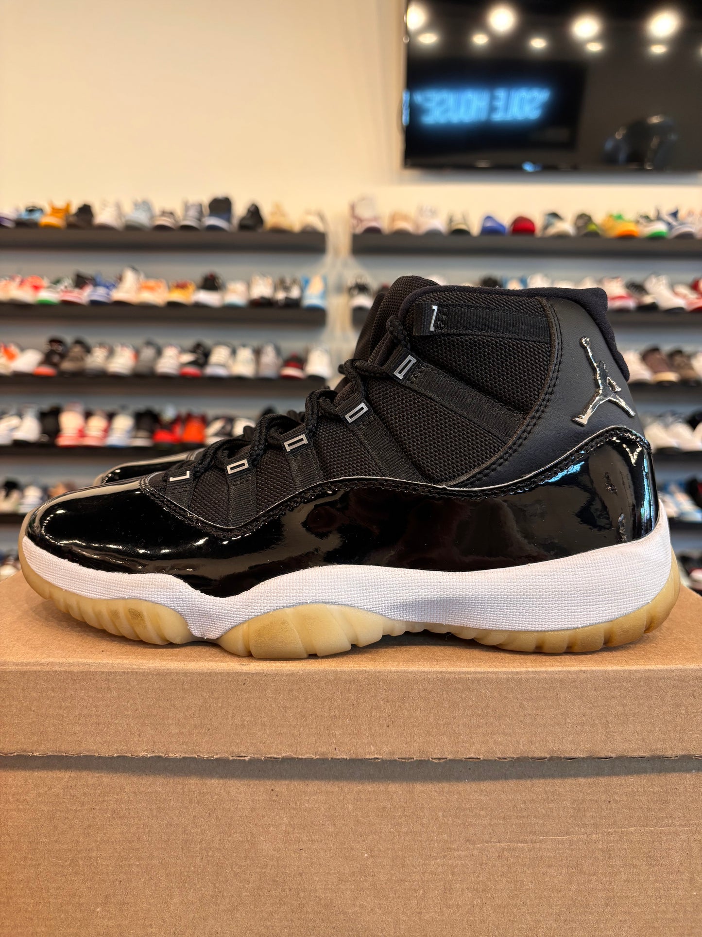 Jordan 11 Jubilee Size 9 Pre-Owned (No Box)