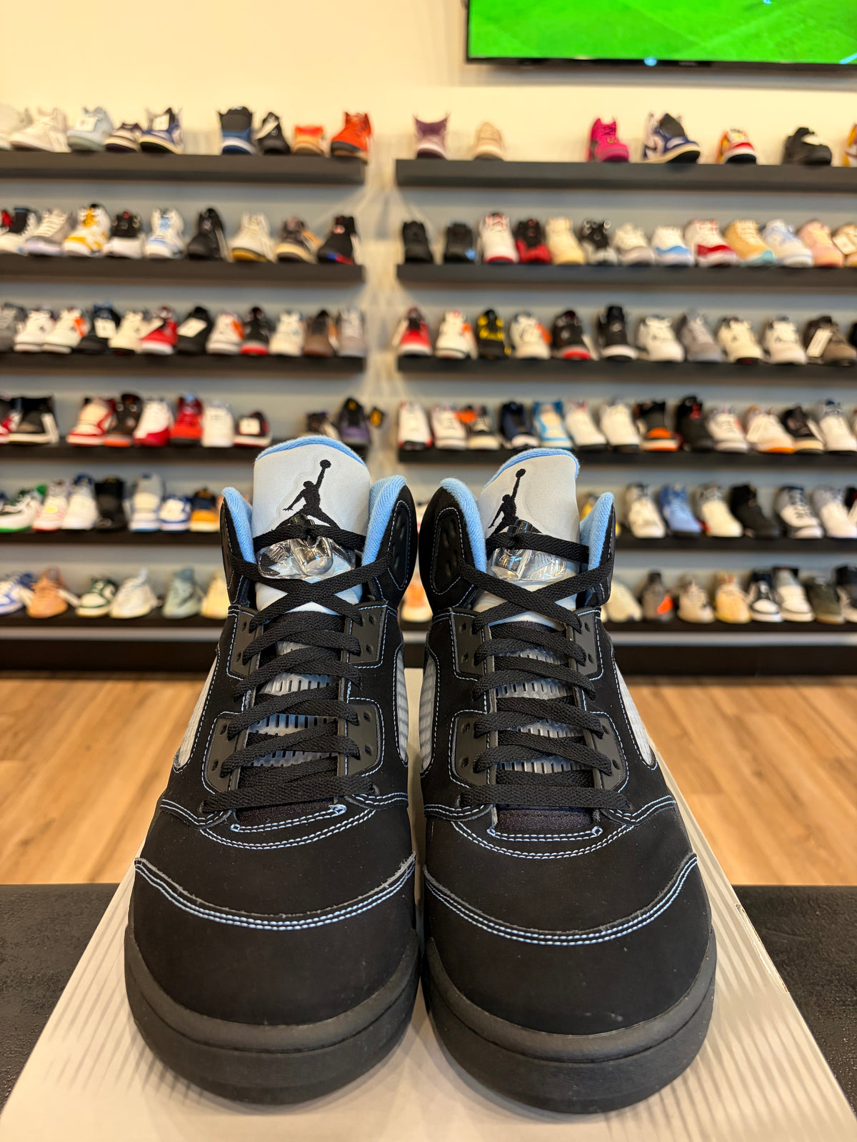 Jordan 5 Black UNC Size 12 Pre-Owned