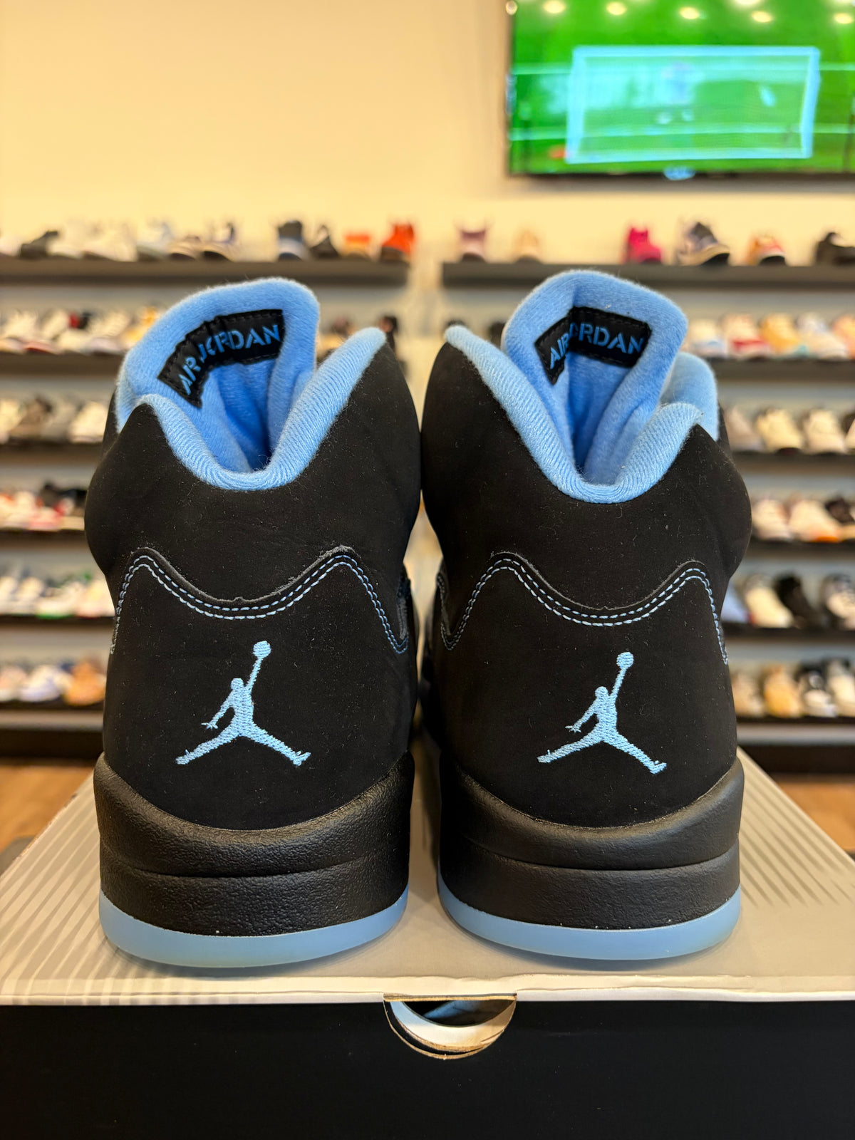 Jordan 5 Black UNC Size 12 Pre-Owned