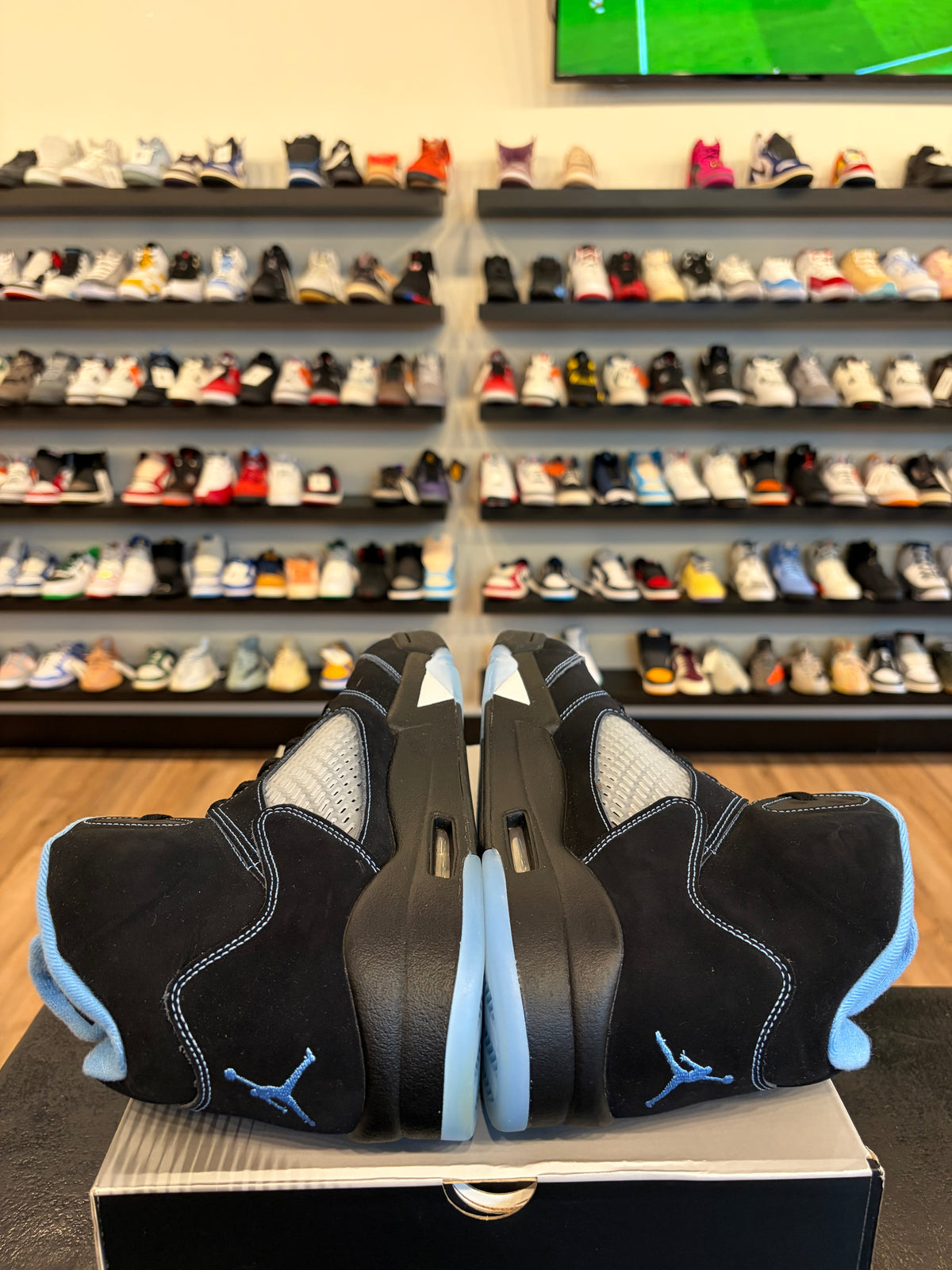 Jordan 5 Black UNC Size 12 Pre-Owned