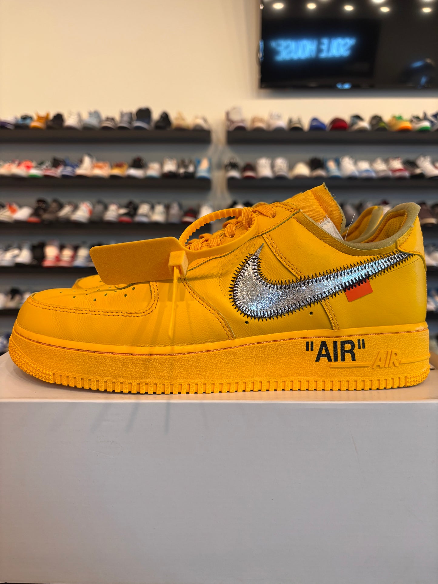 Nike Air Force 1 Low Off-White Lemonade Size 10 Pre-Owned