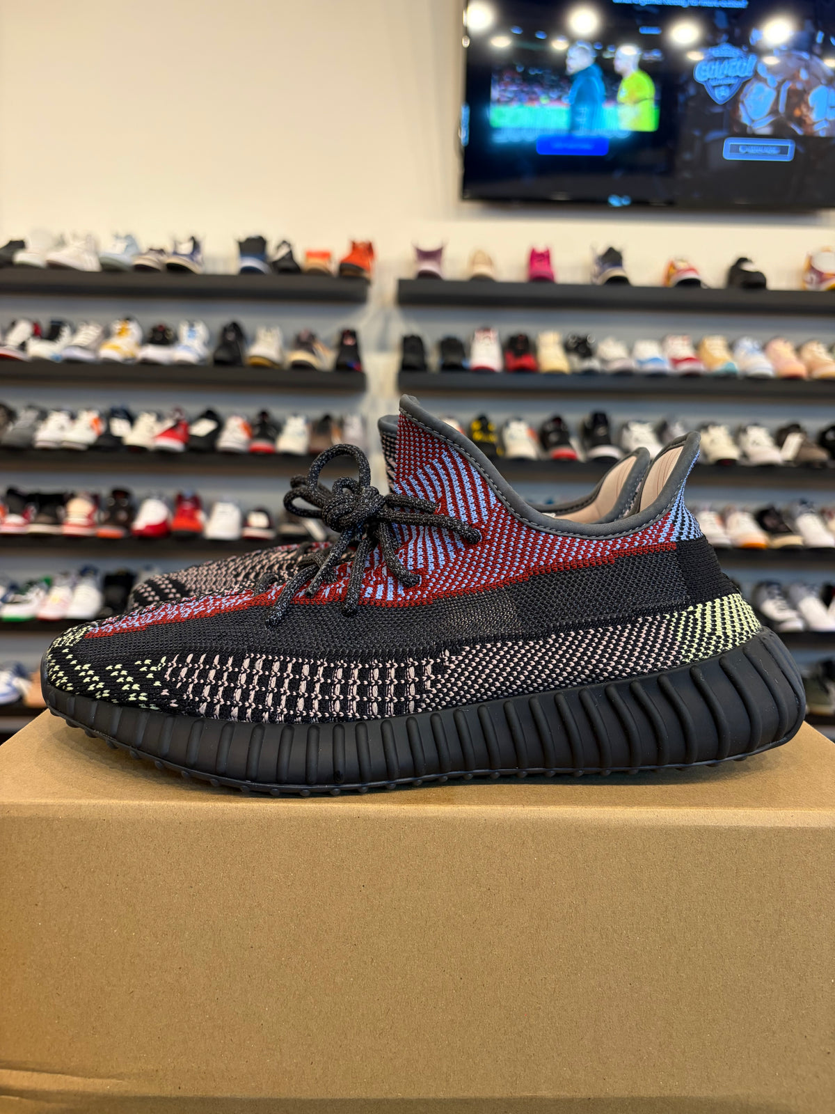 Yeezy 350 V2 Yecheil Size 9.5 Brand New