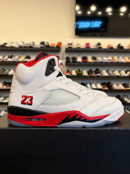 Jordan 5 Fire Red 2025 Size 8.5 Pre-Owned