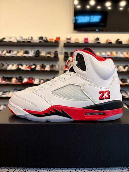 Jordan 5 Fire Red 2025 Size 8.5 Pre-Owned