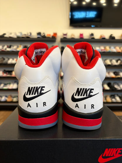 Jordan 5 Fire Red 2025 Size 8.5 Pre-Owned