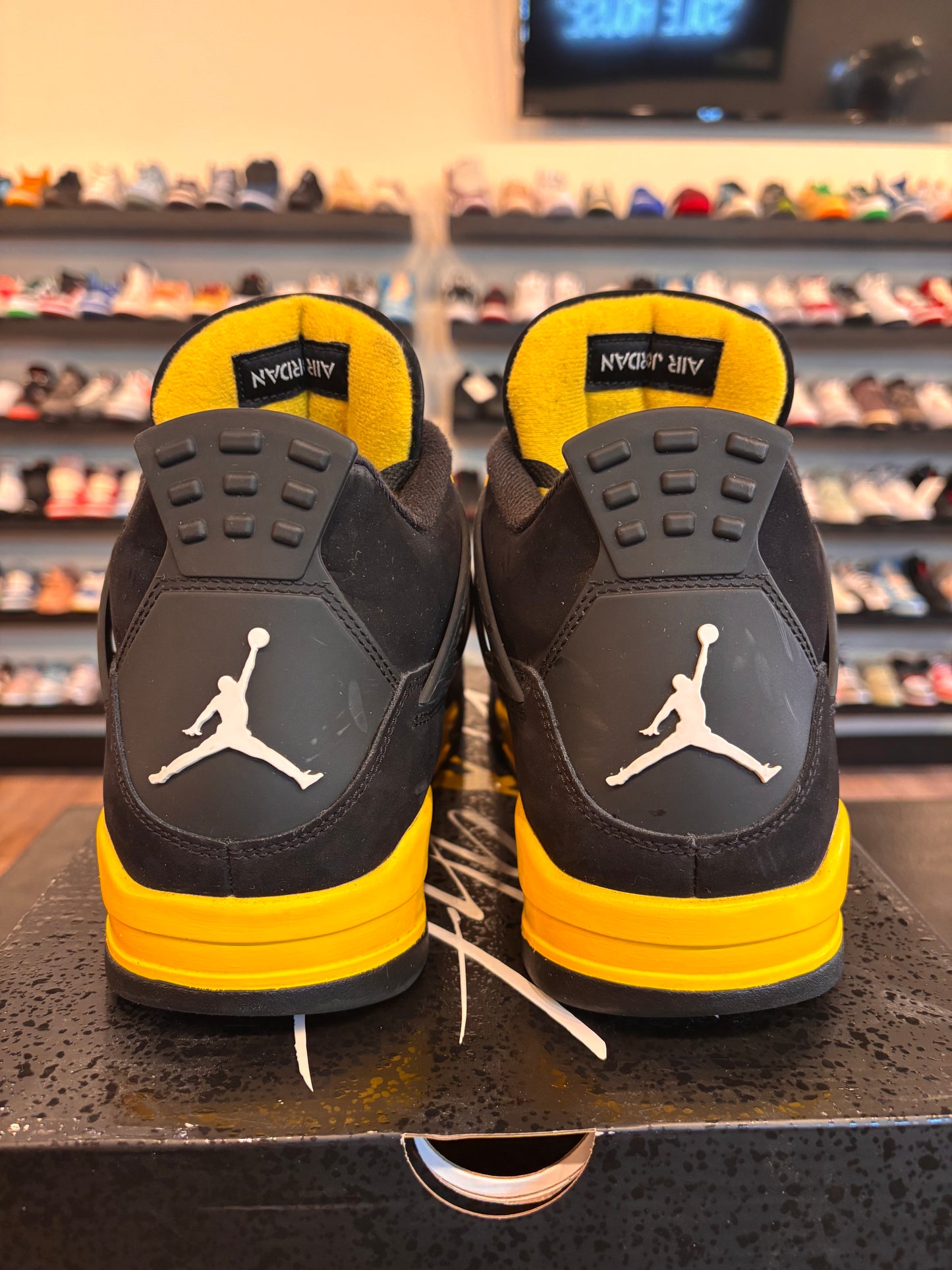 Jordan 4 Yellow Thunder Size 12 Pre-Owned
