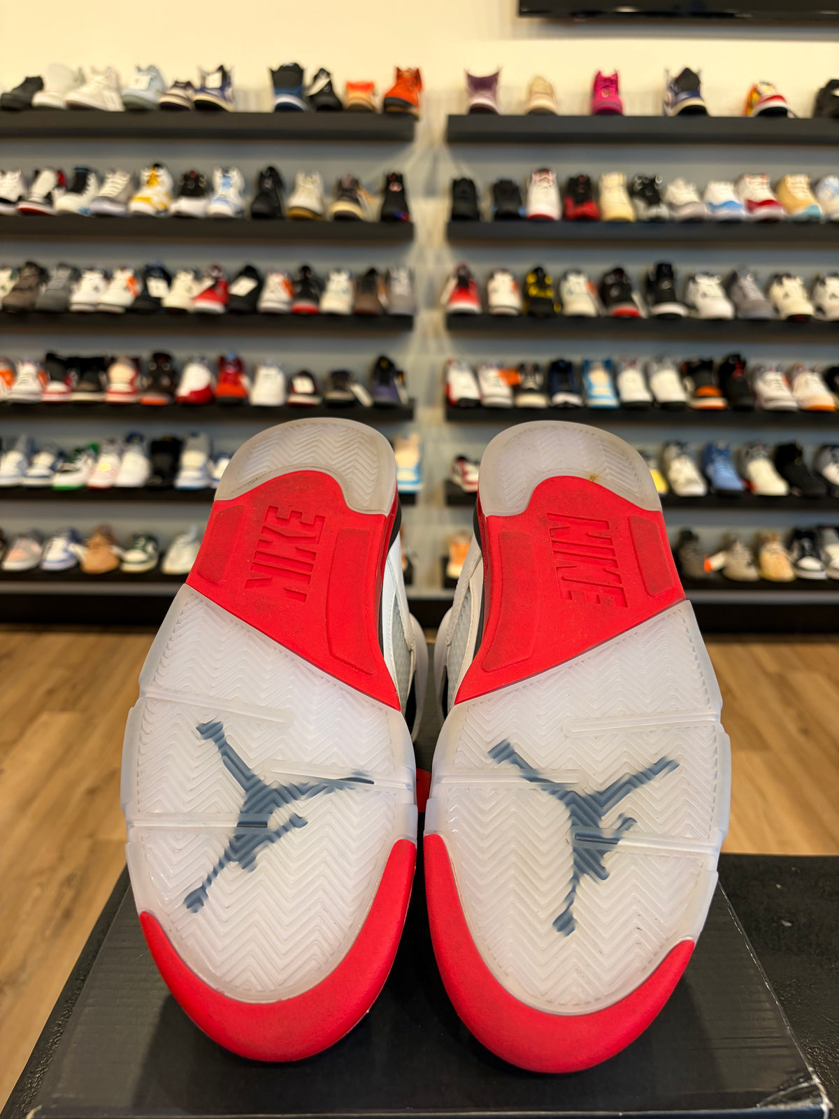 Jordan 5 Fire Red 2025 Size 8.5 Pre-Owned
