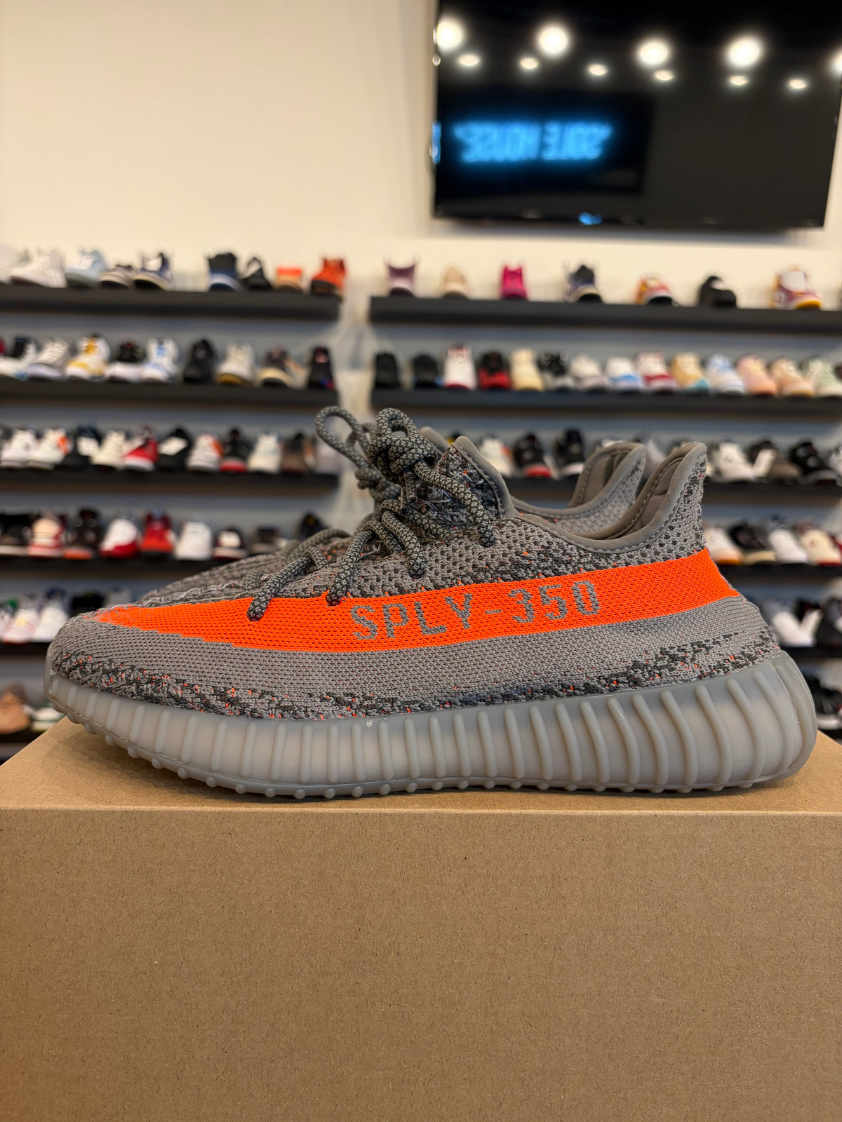 Yeezy 350 V2 Beluga Reflective Size 10 Brand New