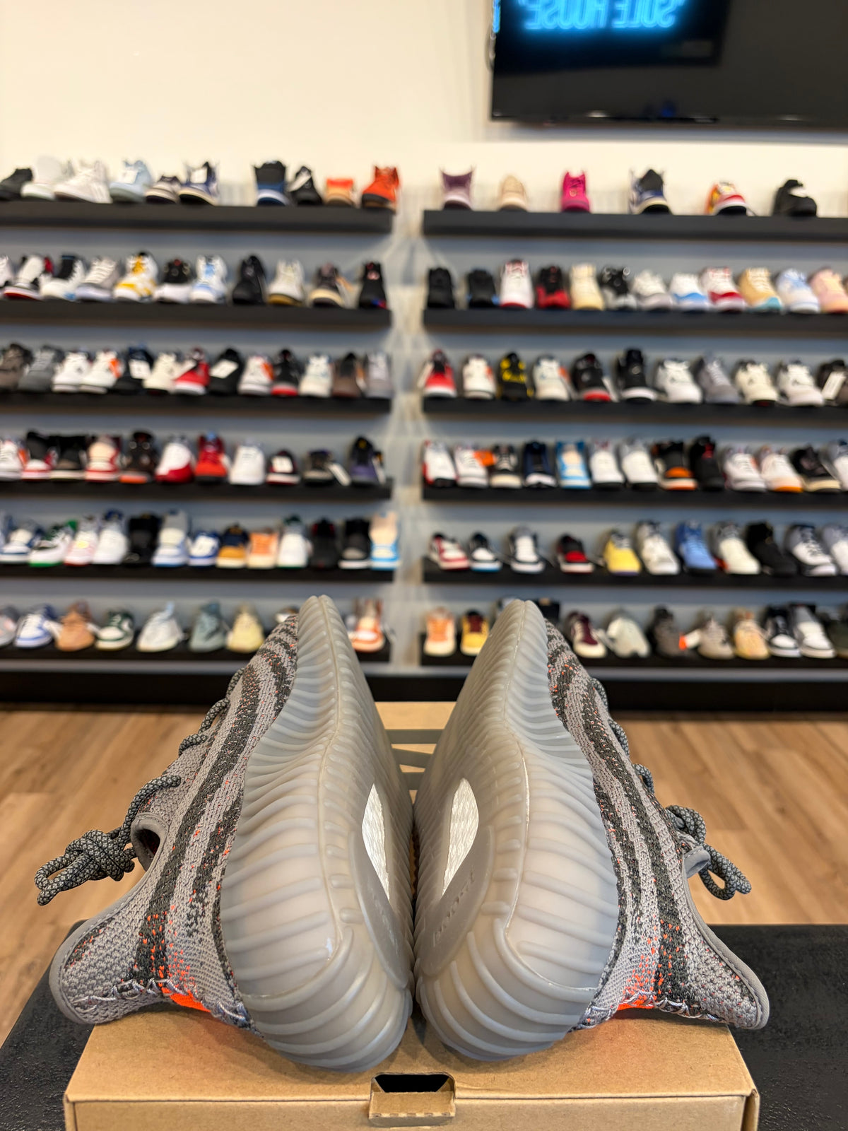 Yeezy 350 V2 Beluga Reflective Size 10 Brand New