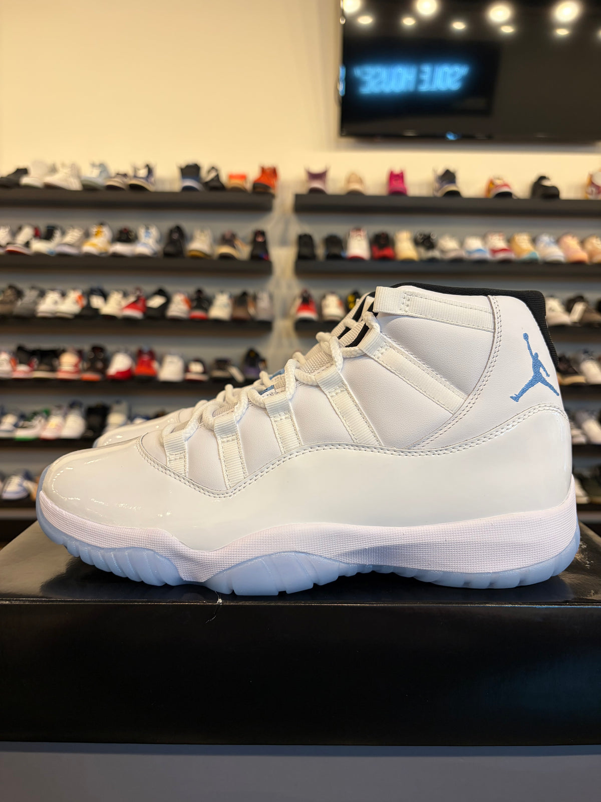Jordan 11 Legend Blue 2024 Size 10.5 Brand New