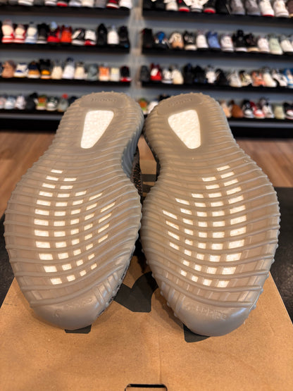 Yeezy 350 V2 Beluga Size 9 Pre-Owned