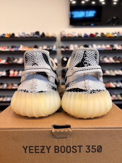 Yeezy 350 V2 Zebra Size 9 Pre-Owned