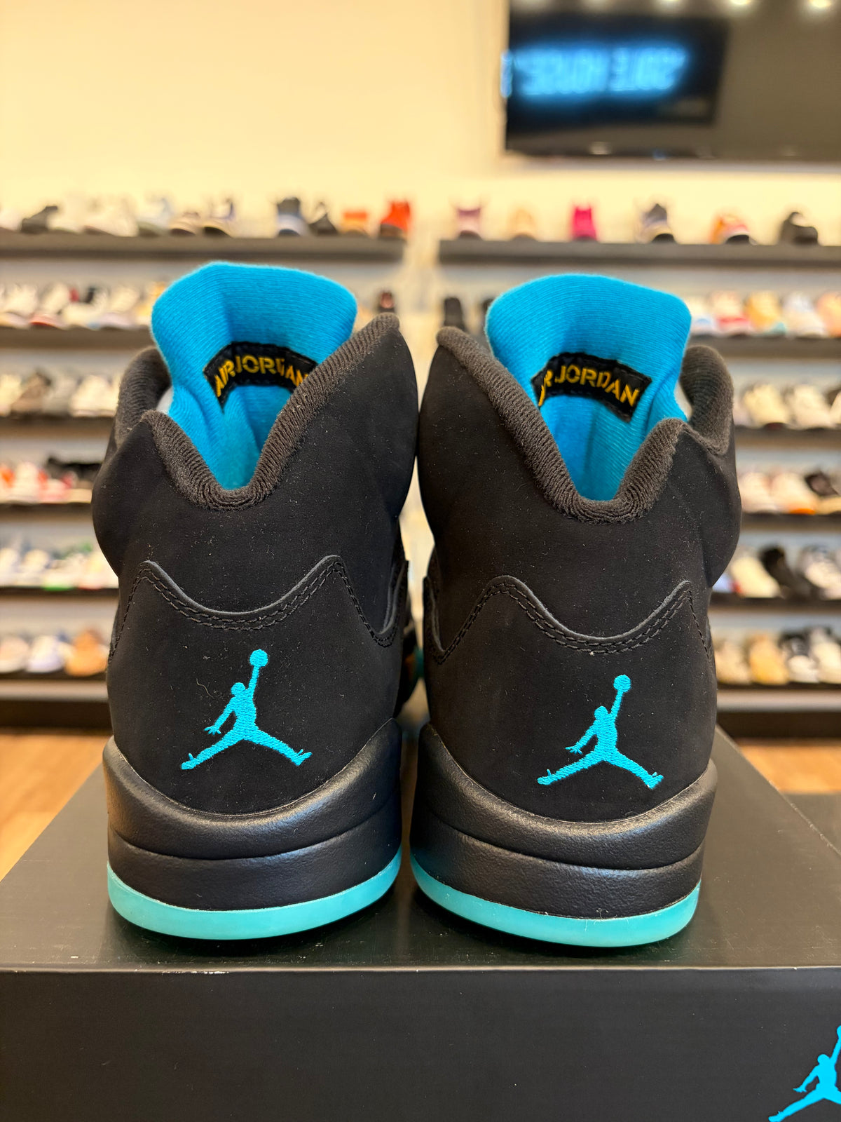 Jordan 5 Aqua Size 10 Pre-Owned