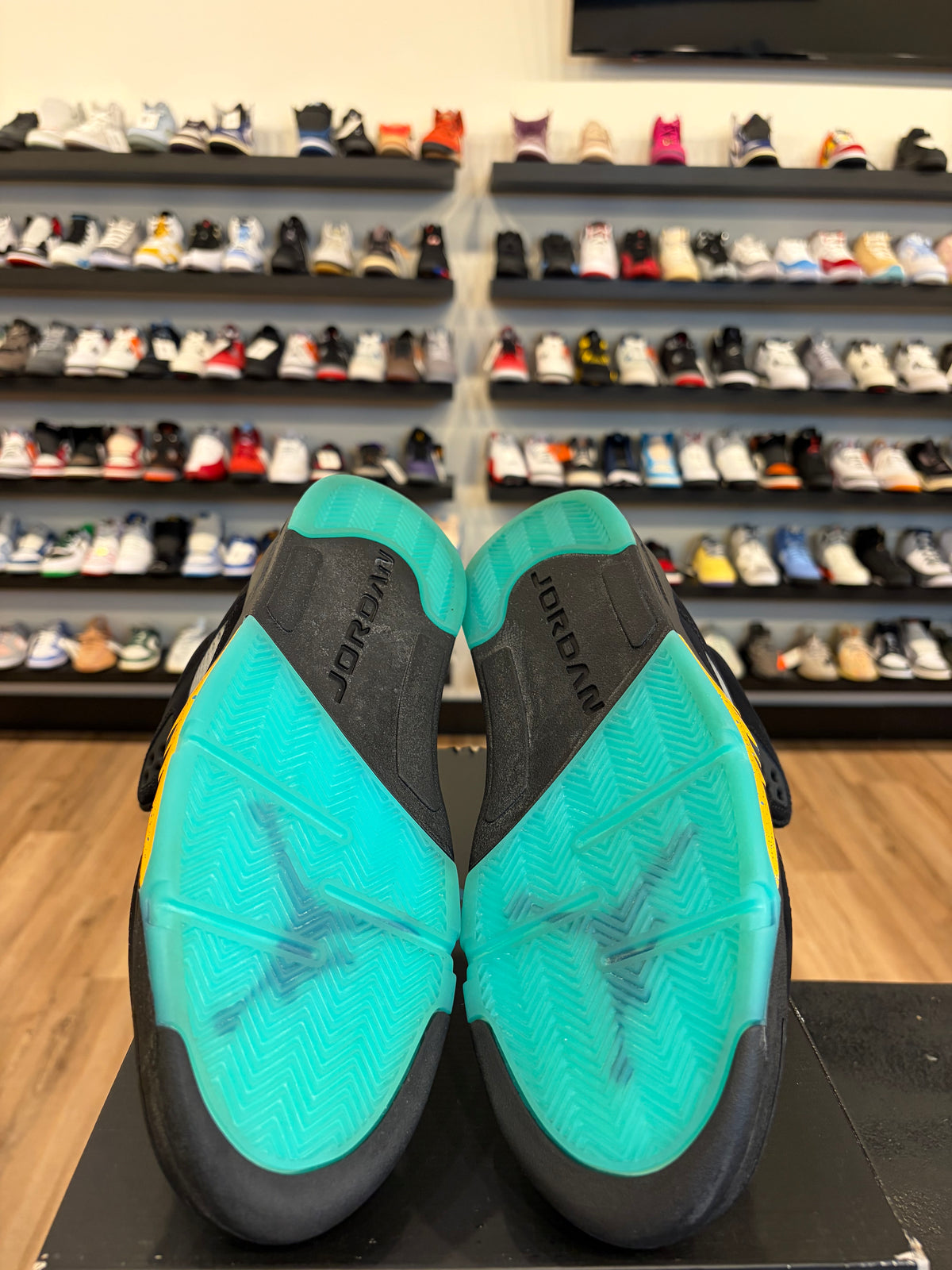 Jordan 5 Aqua Size 10 Pre-Owned